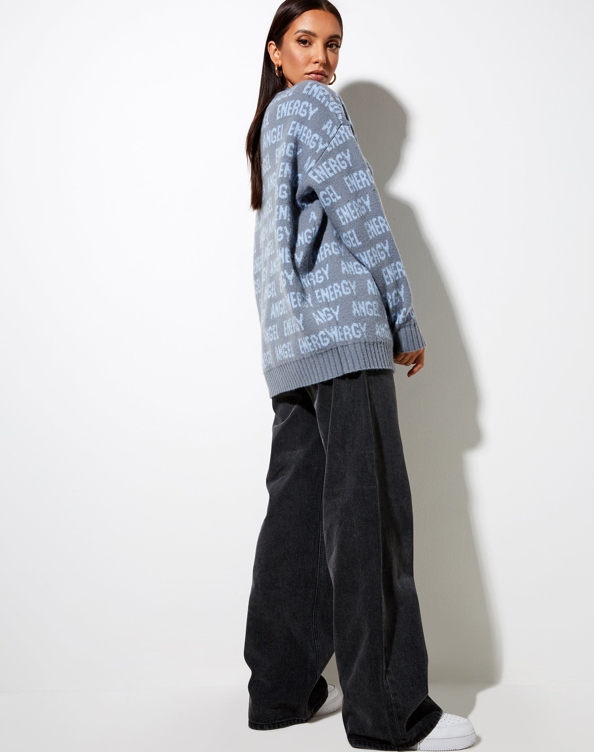 Imagen del jersey Iskov en gris suave y azul empolvado Angel Energy