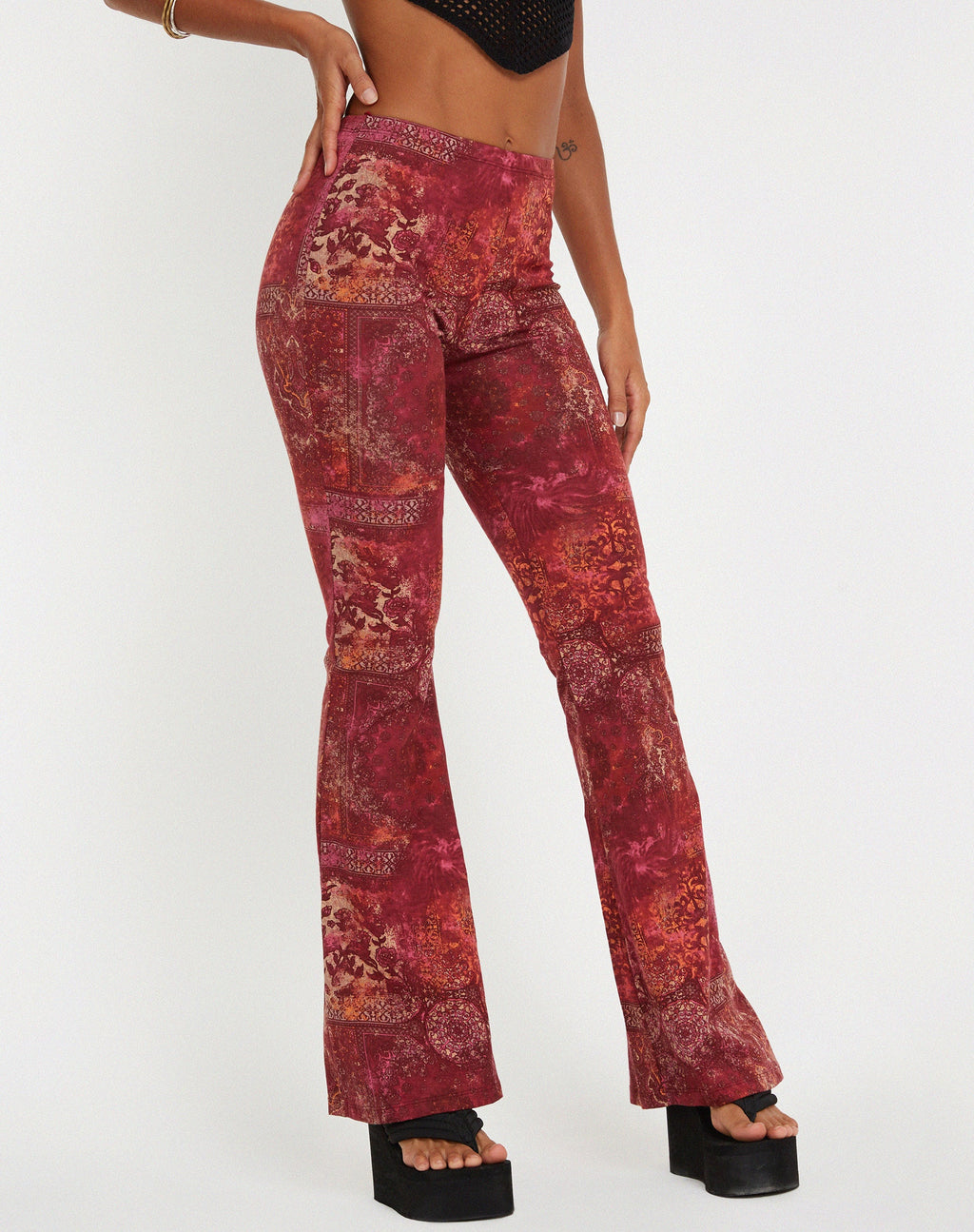 Pantalón Jeevan Flare de Paisley Abstracto Rojo