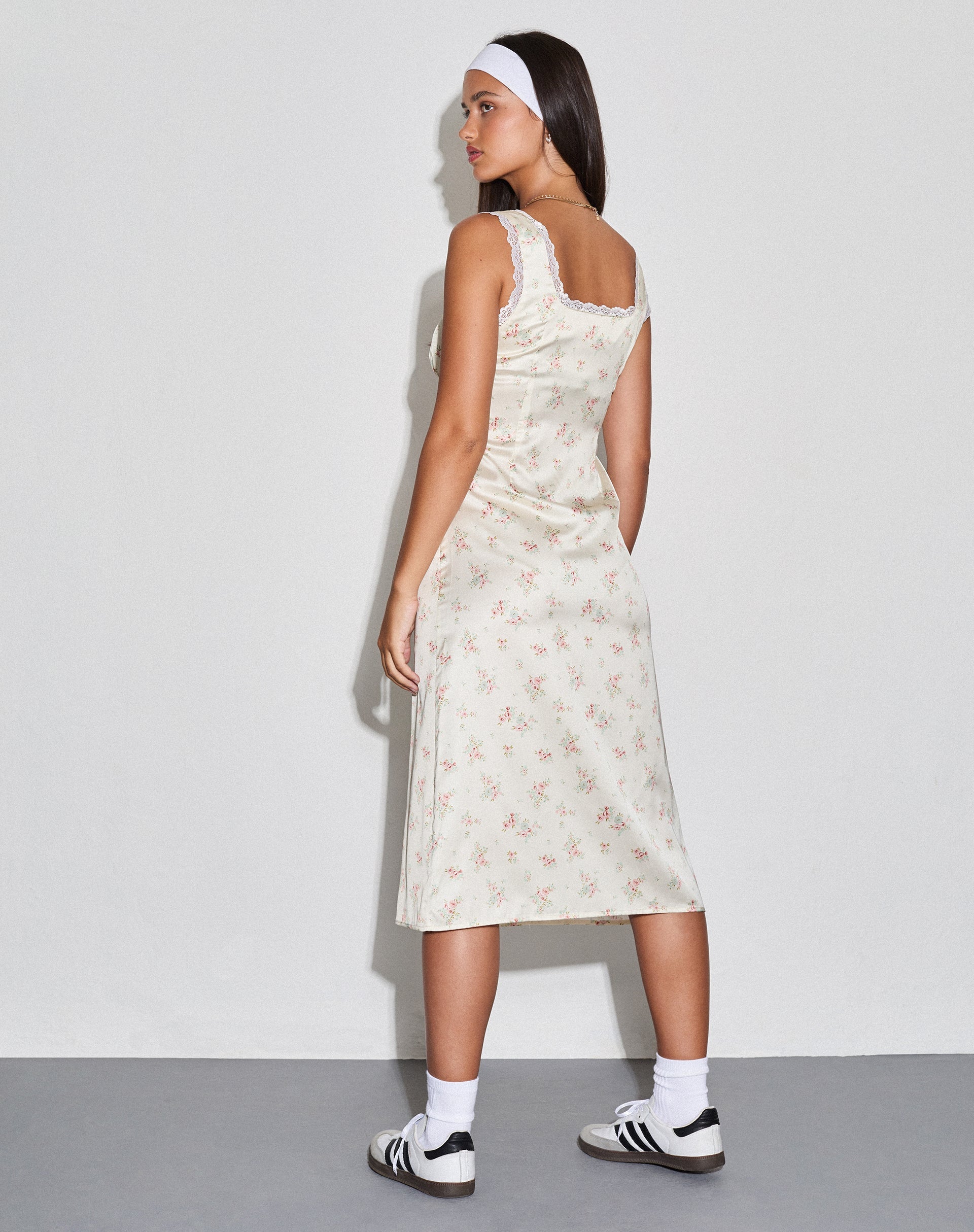 Imagen de Jinora Vestido midi de satén Vintage Rose Garland