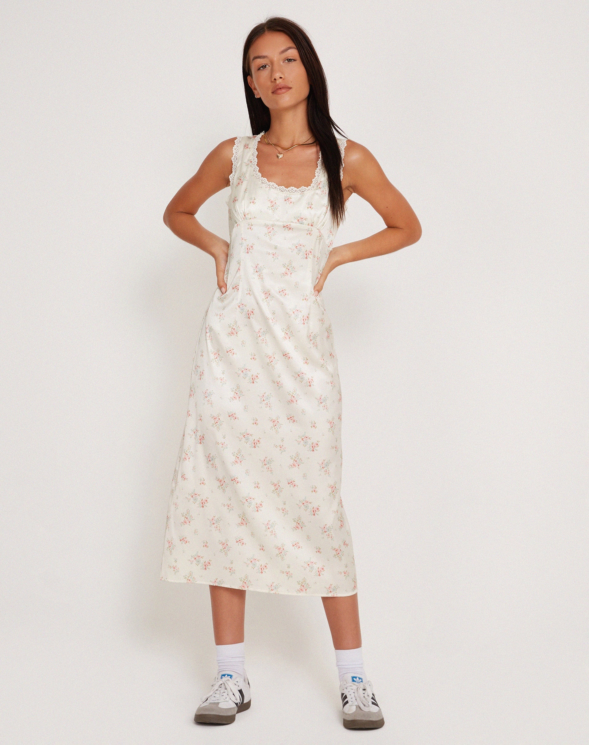 Imagen de Jinora Vestido midi de satén Vintage Rose Garland