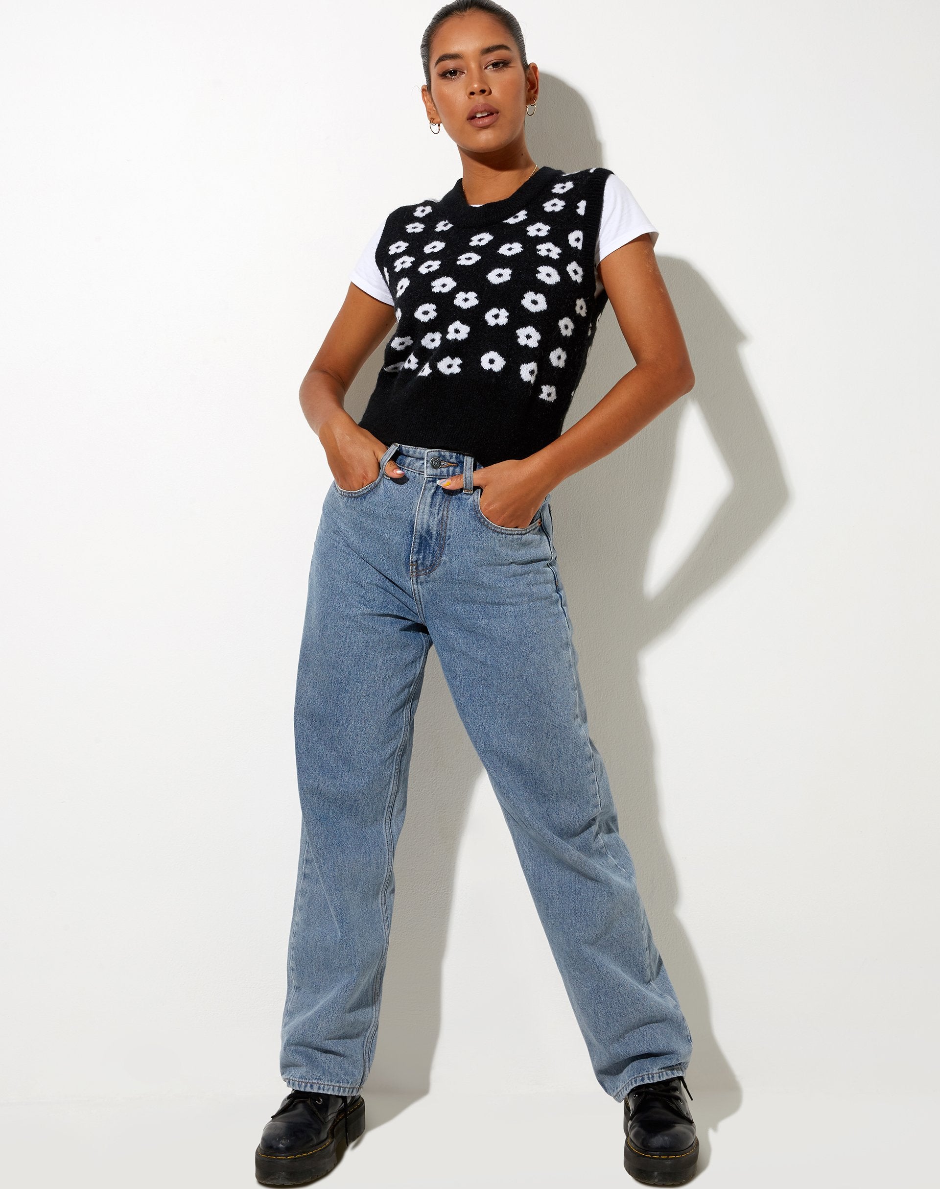 Imagen de Joker Vest Top de punto Negro Margarita Blanco