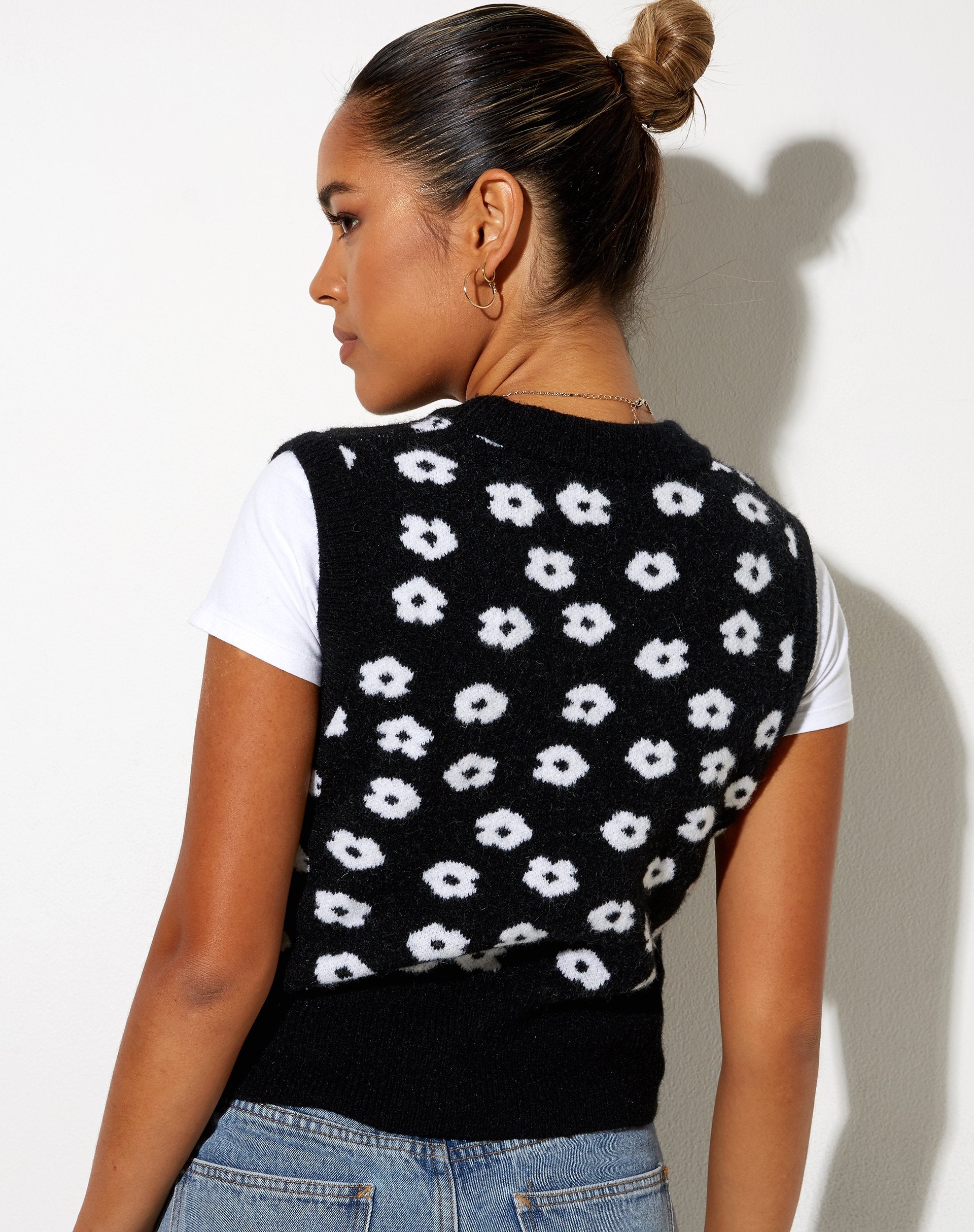 Imagen de Joker Vest Top de punto Negro Margarita Blanco