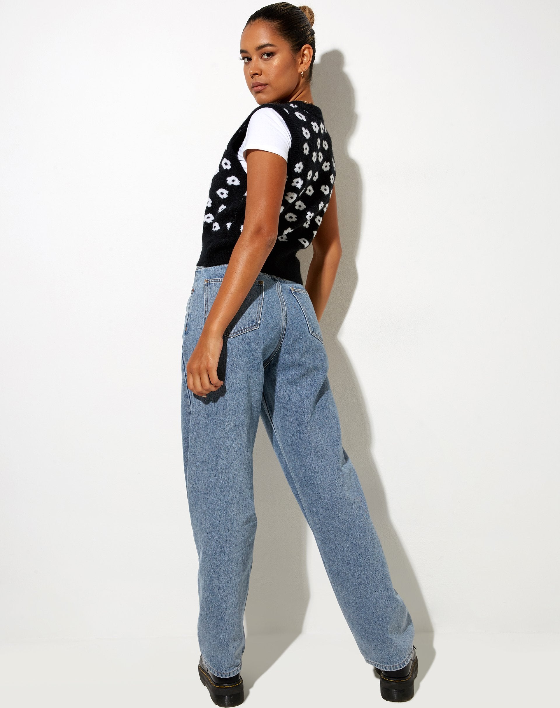 Imagen de Joker Vest Top de punto Negro Margarita Blanco