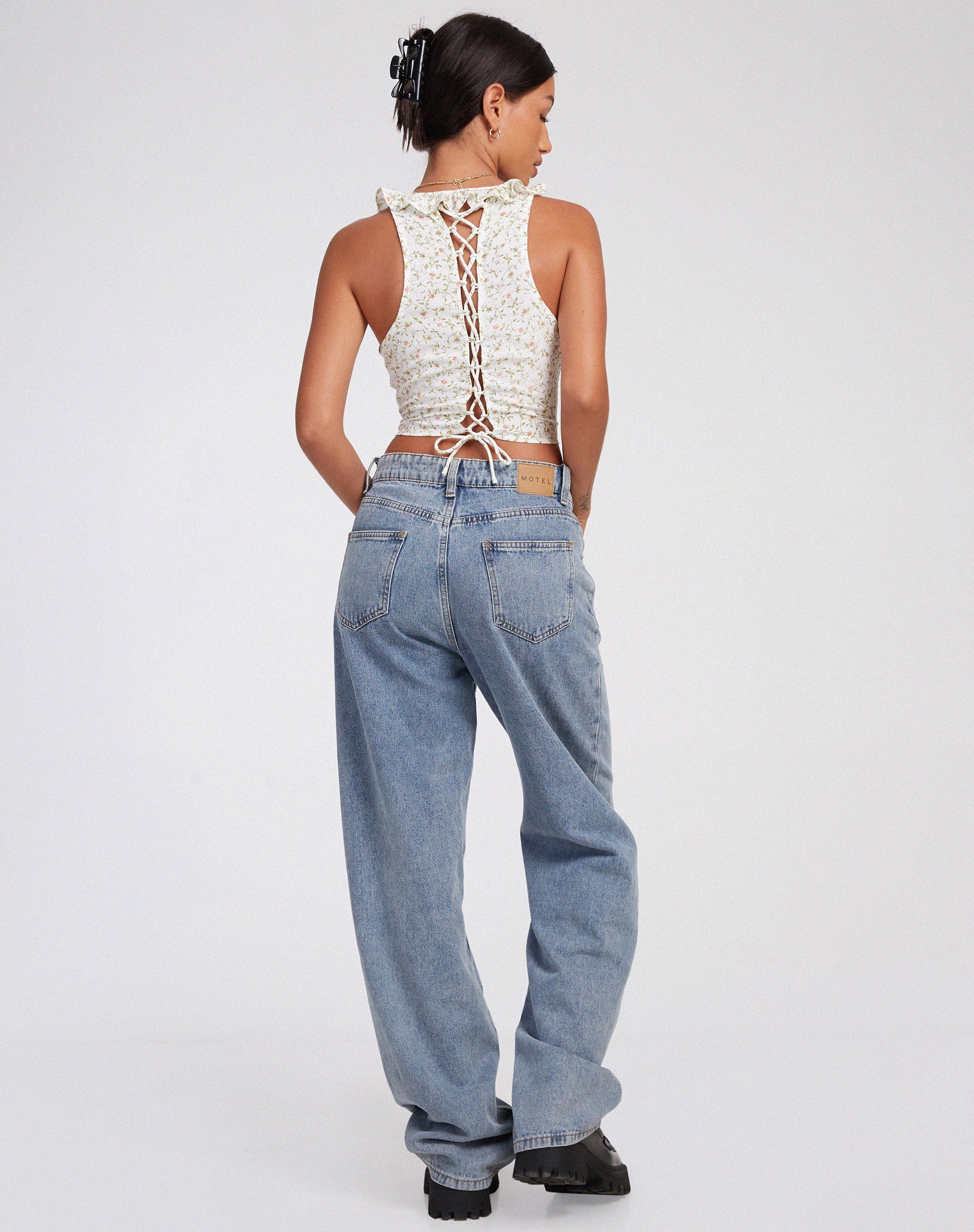 imagen de Julka Cami Top en Pretty Petal Ivory