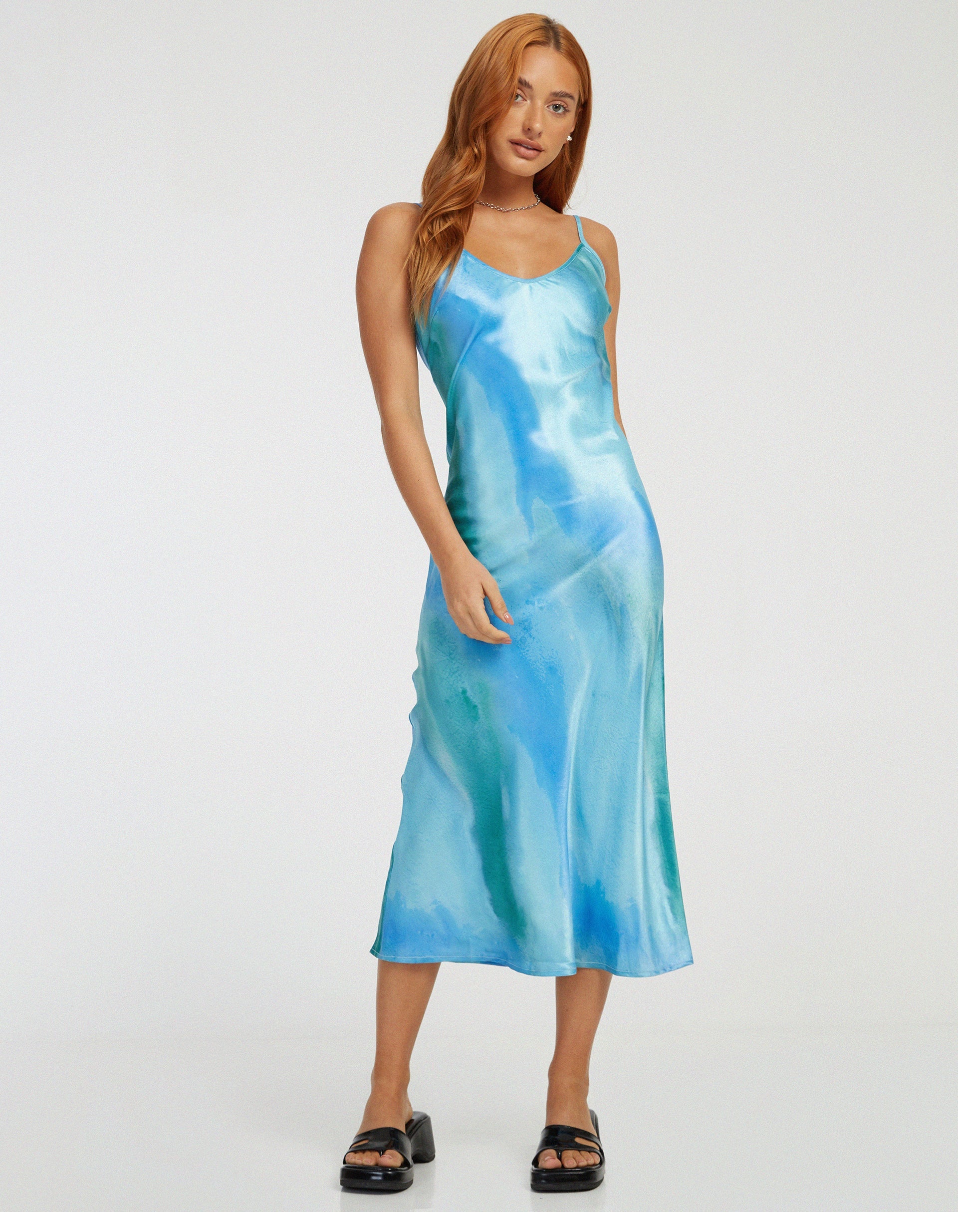 imagen de Juvina Vestido Midi en Satén Acuarela Tosca