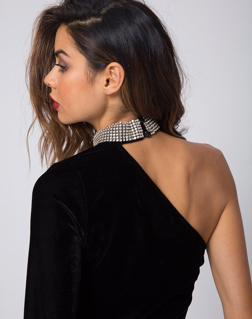 Kaido Vestido Bodycon de un hombro en Terciopelo Diamante Negro