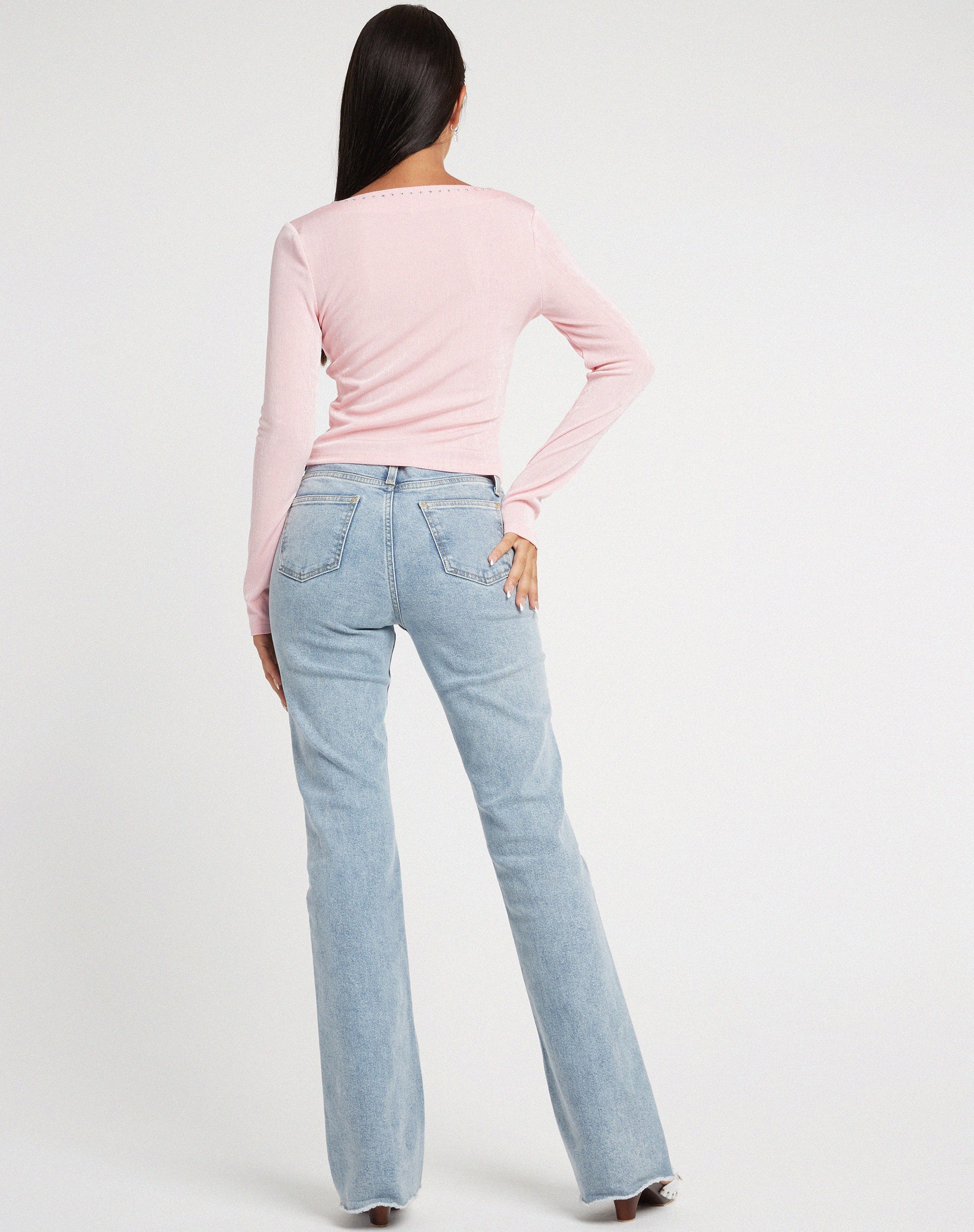 imagen de Kaigra Cardi en Baby Pink Silver Stud Hotfix
