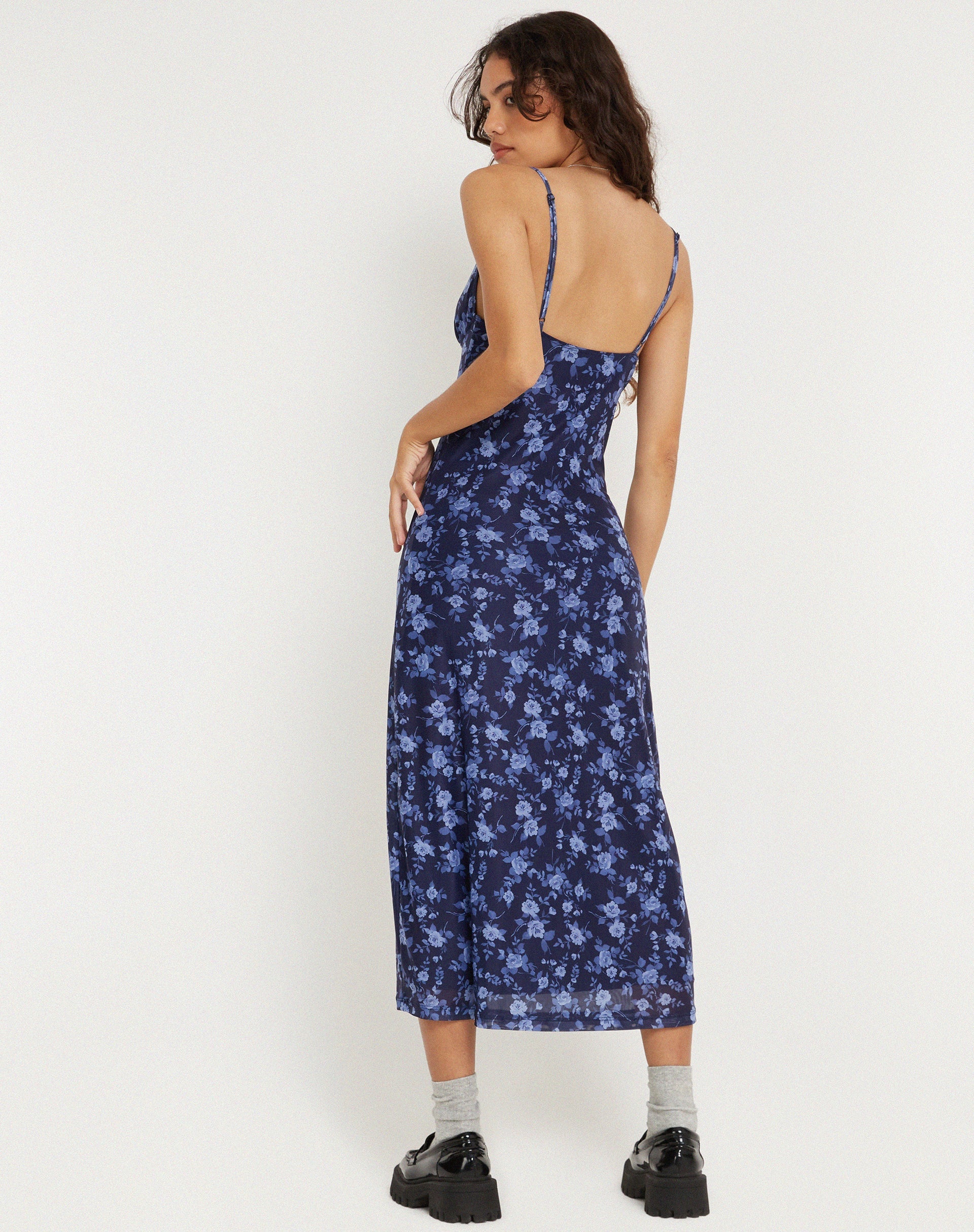 imagen de Kalana Printed Midi Dress in Pretty Floral Navy