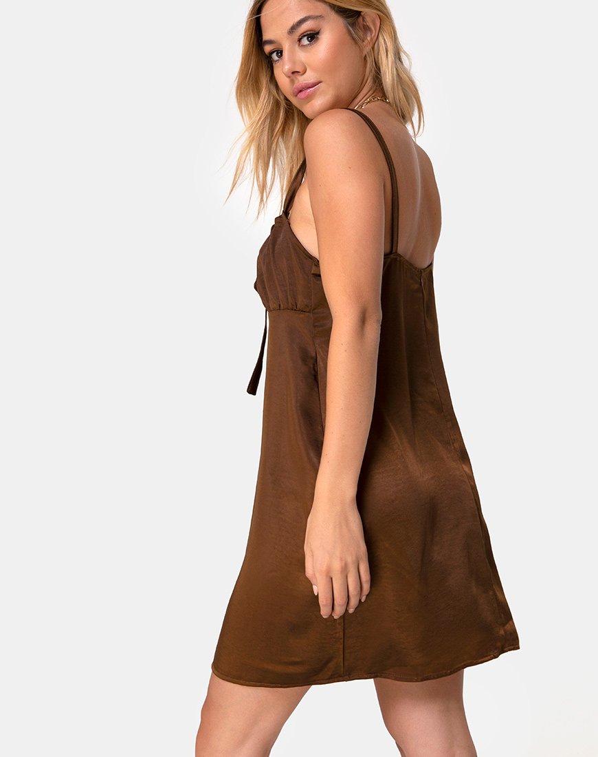 Vestido Kamalia en satén marrón