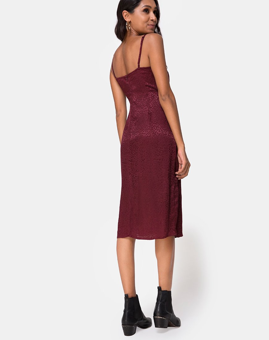 Imagen de Kaoya Midi Dress in Satin Cheetah Burgundy