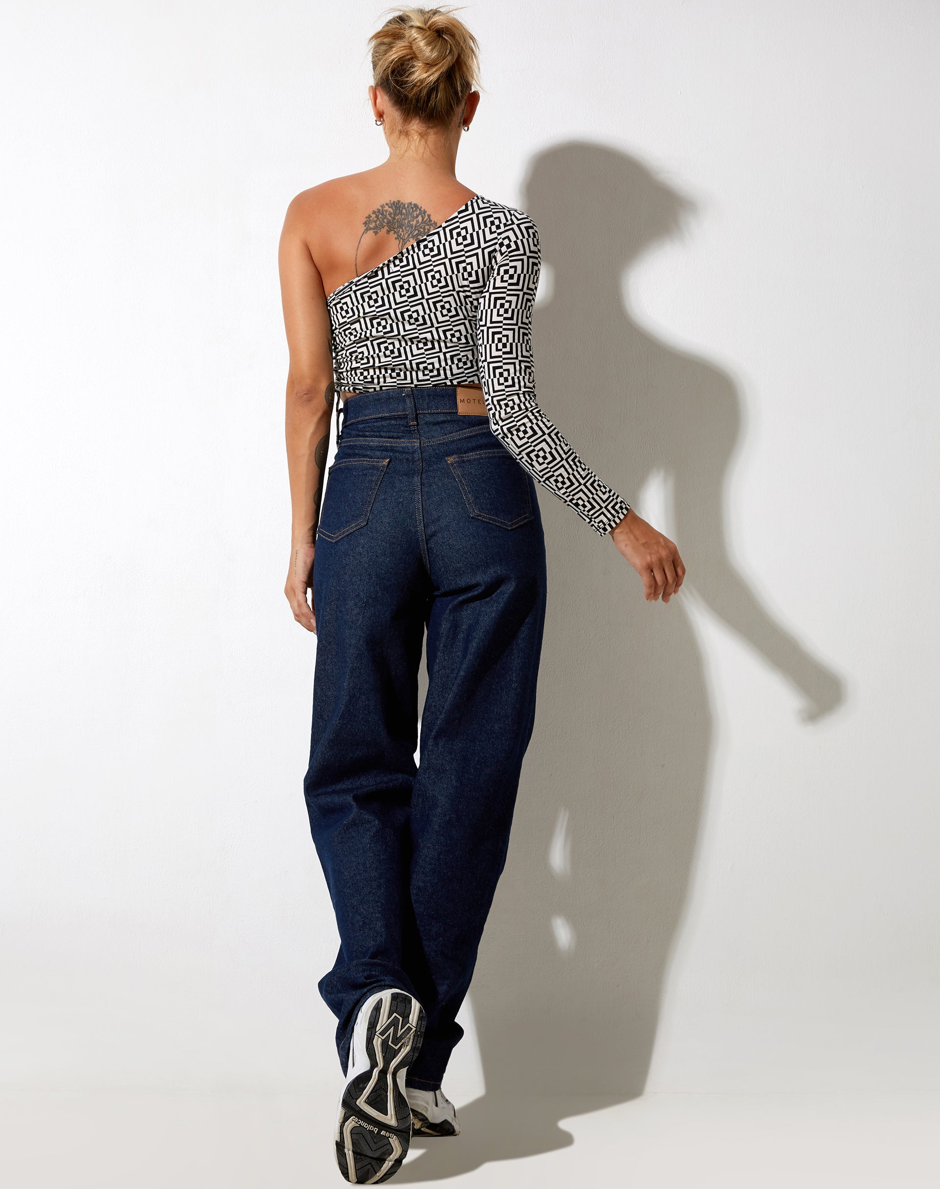 Imagen de Karine Crop Top en Optic Square Blanco y Negro