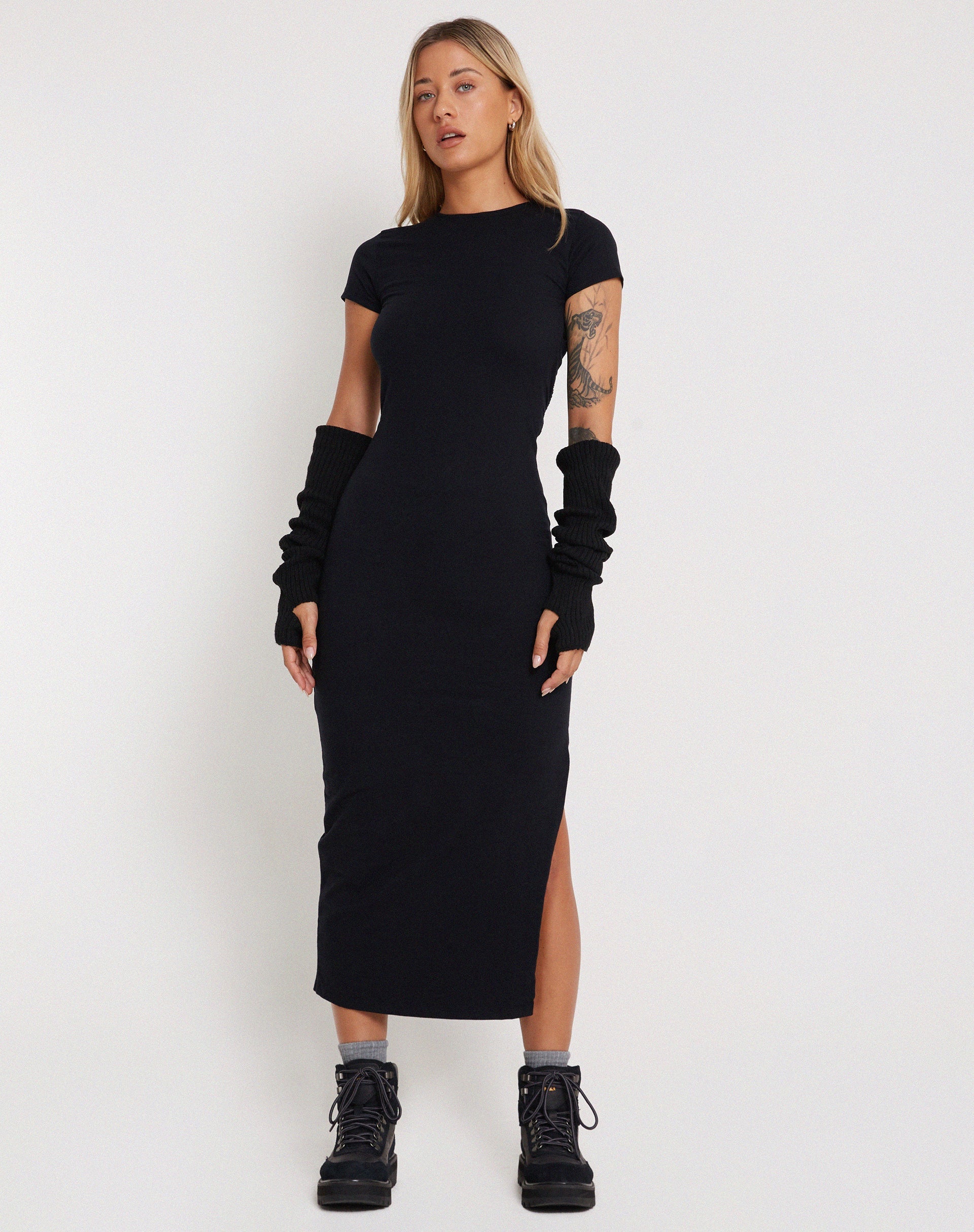 Imagen de Kasor Maxi Vestido de Manga Corta en Negro