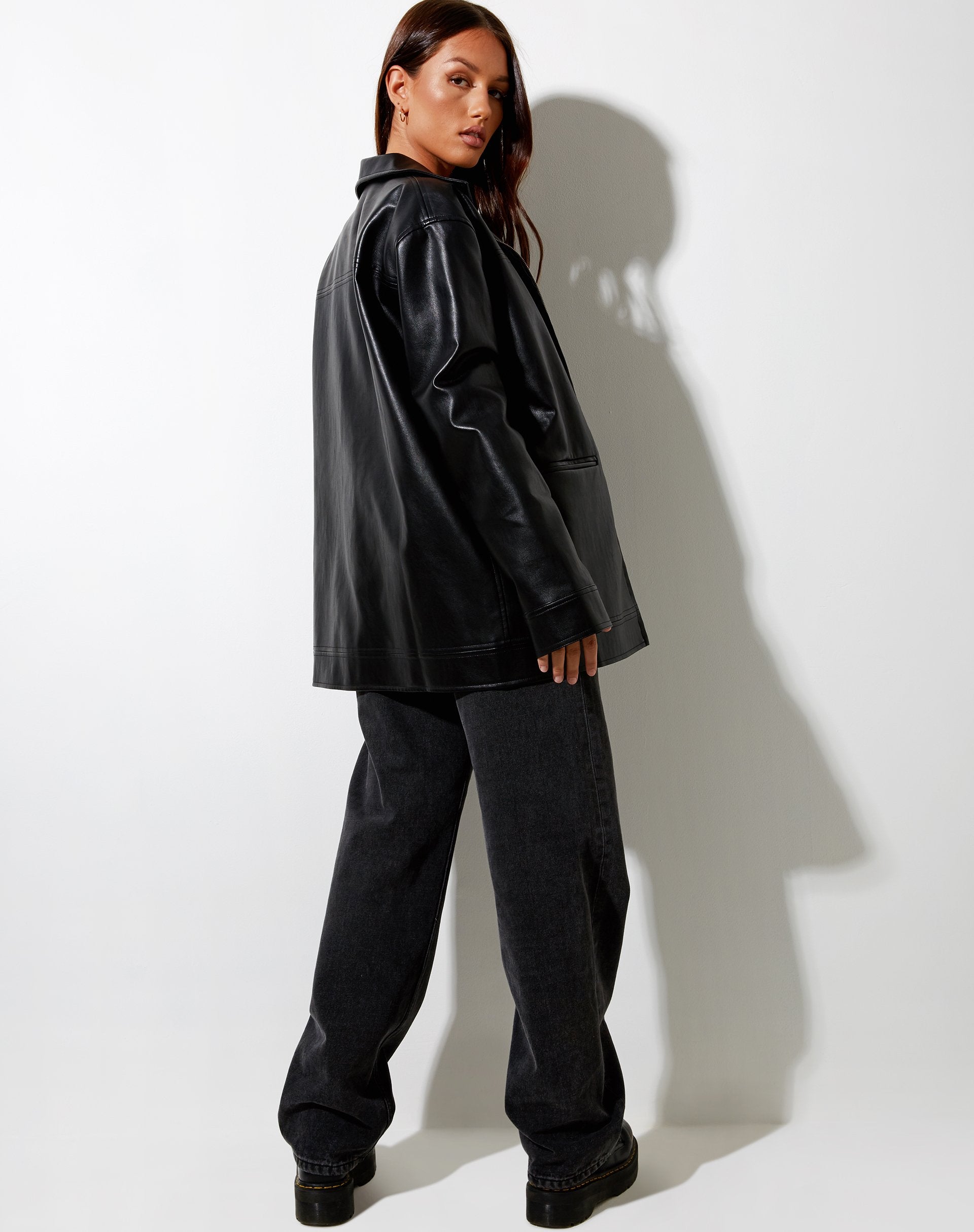 Imagen de la chaqueta Katana en Pu Negro