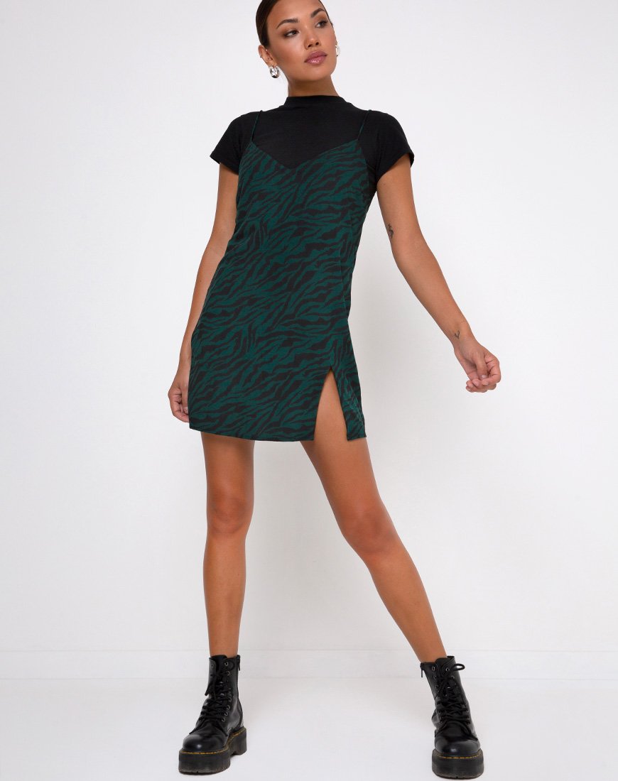 Imagen del minivestido Katya en verde bosque cebra años 90
