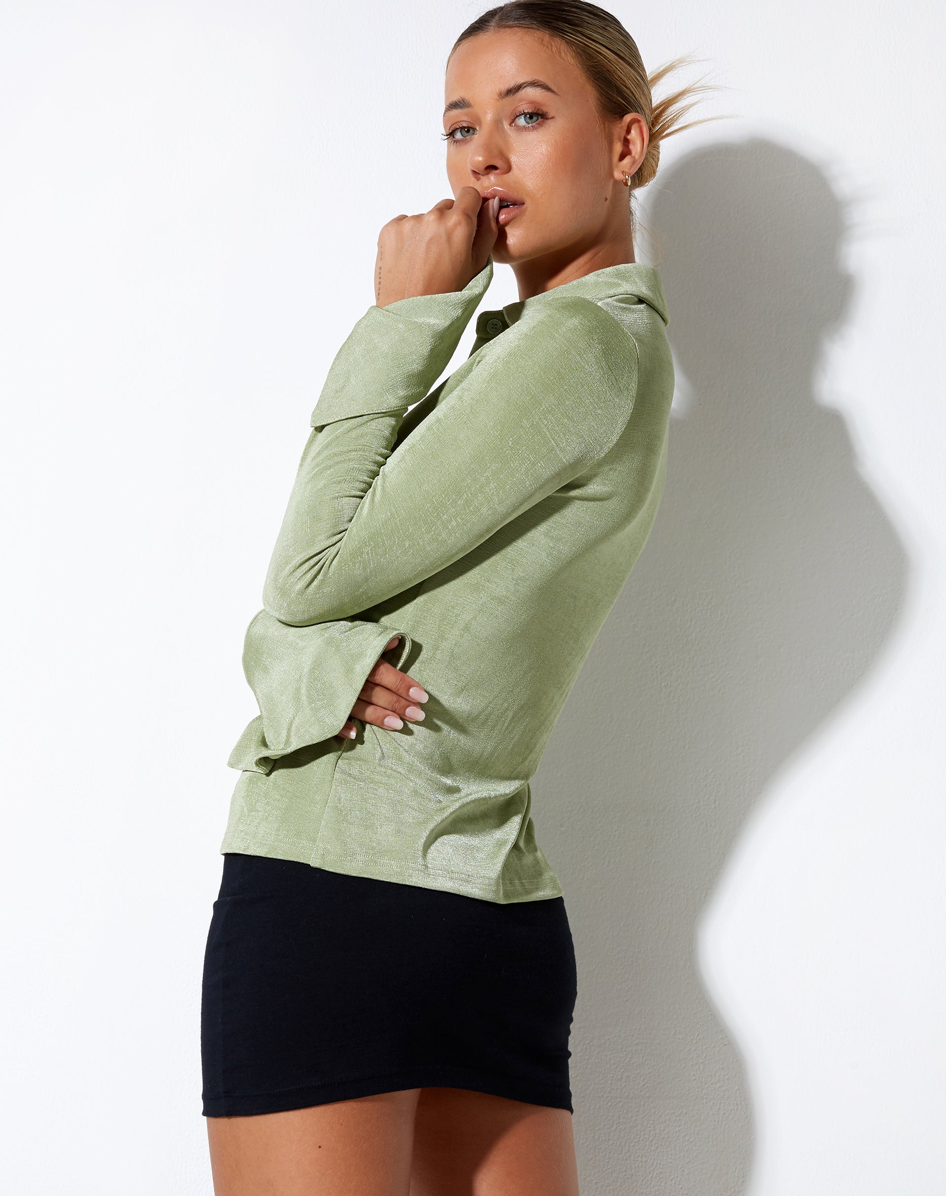 IMAGEN DE Camisa Keani en Crepé Verde Seafoam