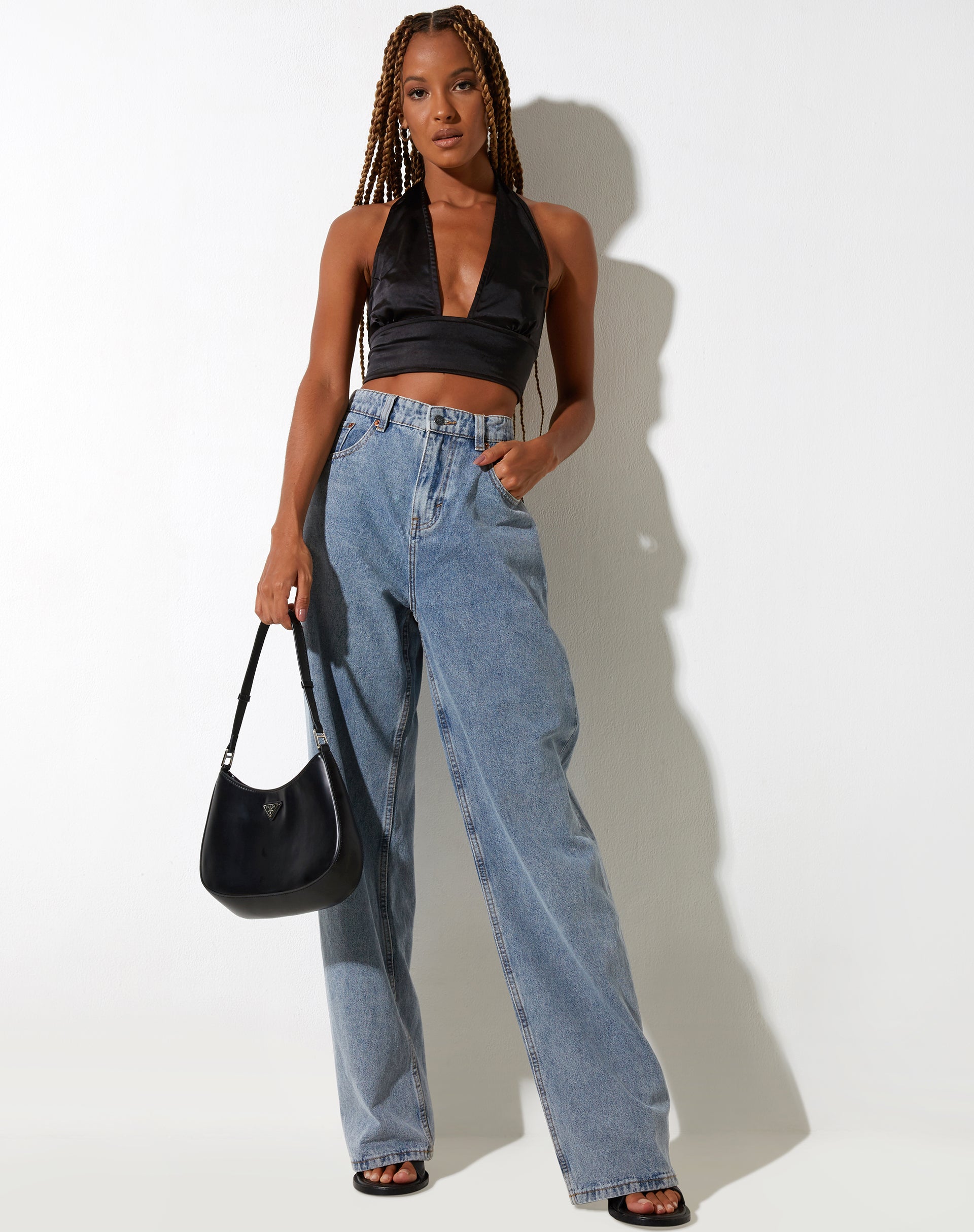 Imagen de Keiza Crop Top de satén negro
