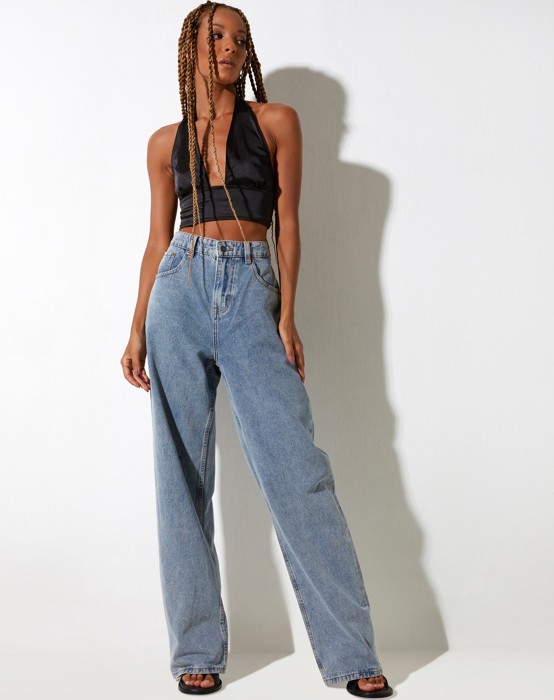 Imagen de Keiza Crop Top de satén negro