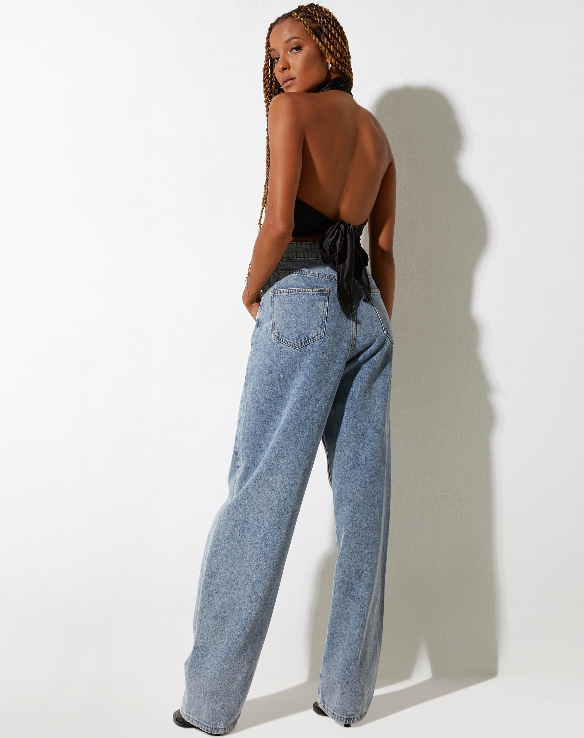 Imagen de Keiza Crop Top de satén negro