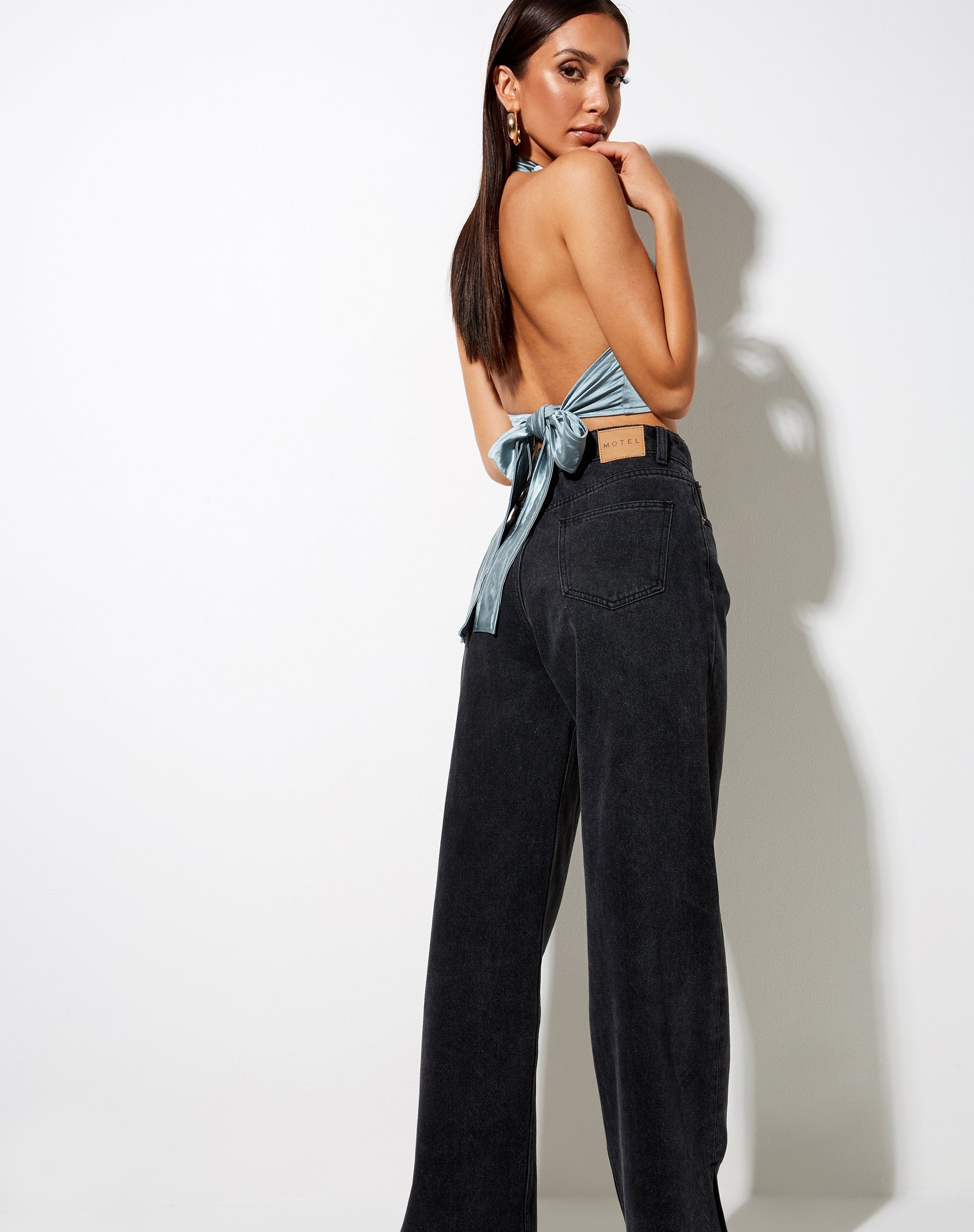 Imagen de Keiza Crop Top de satén azul plateado