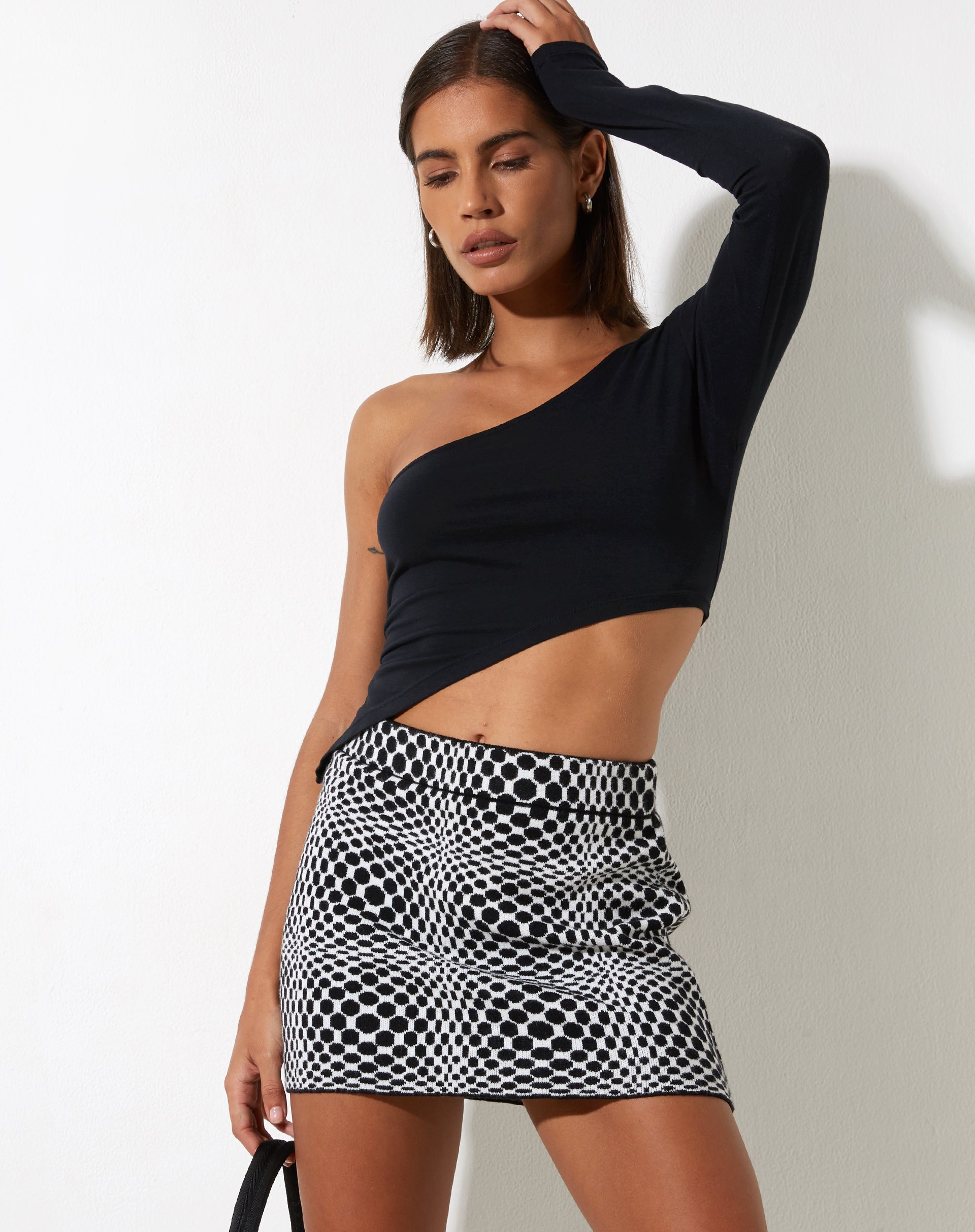 Imagen de Haru Minifalda en Monocromo Óptico Cuadrado Blanco y Negro