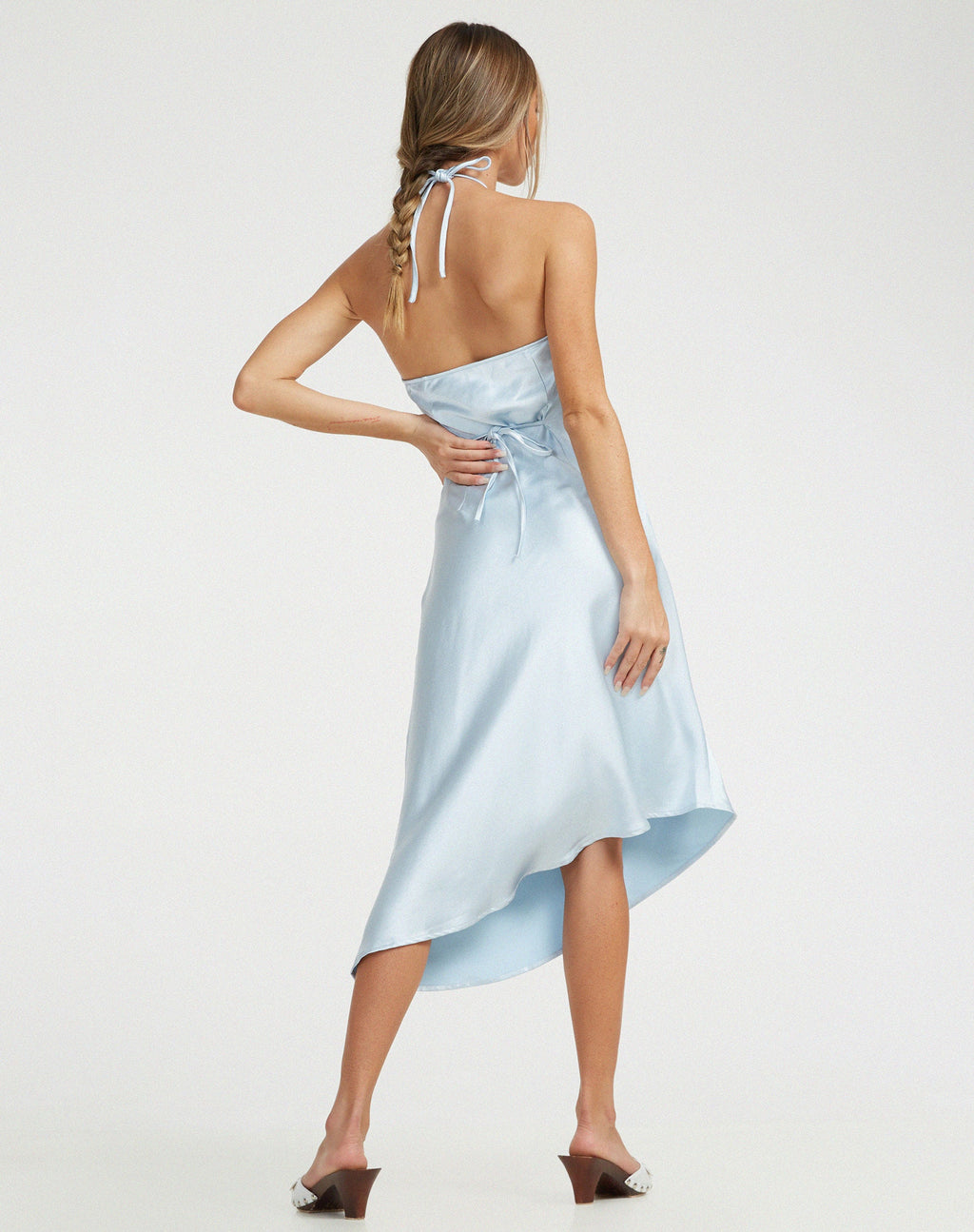 Vestido Kimora Midi de satén azul hielo