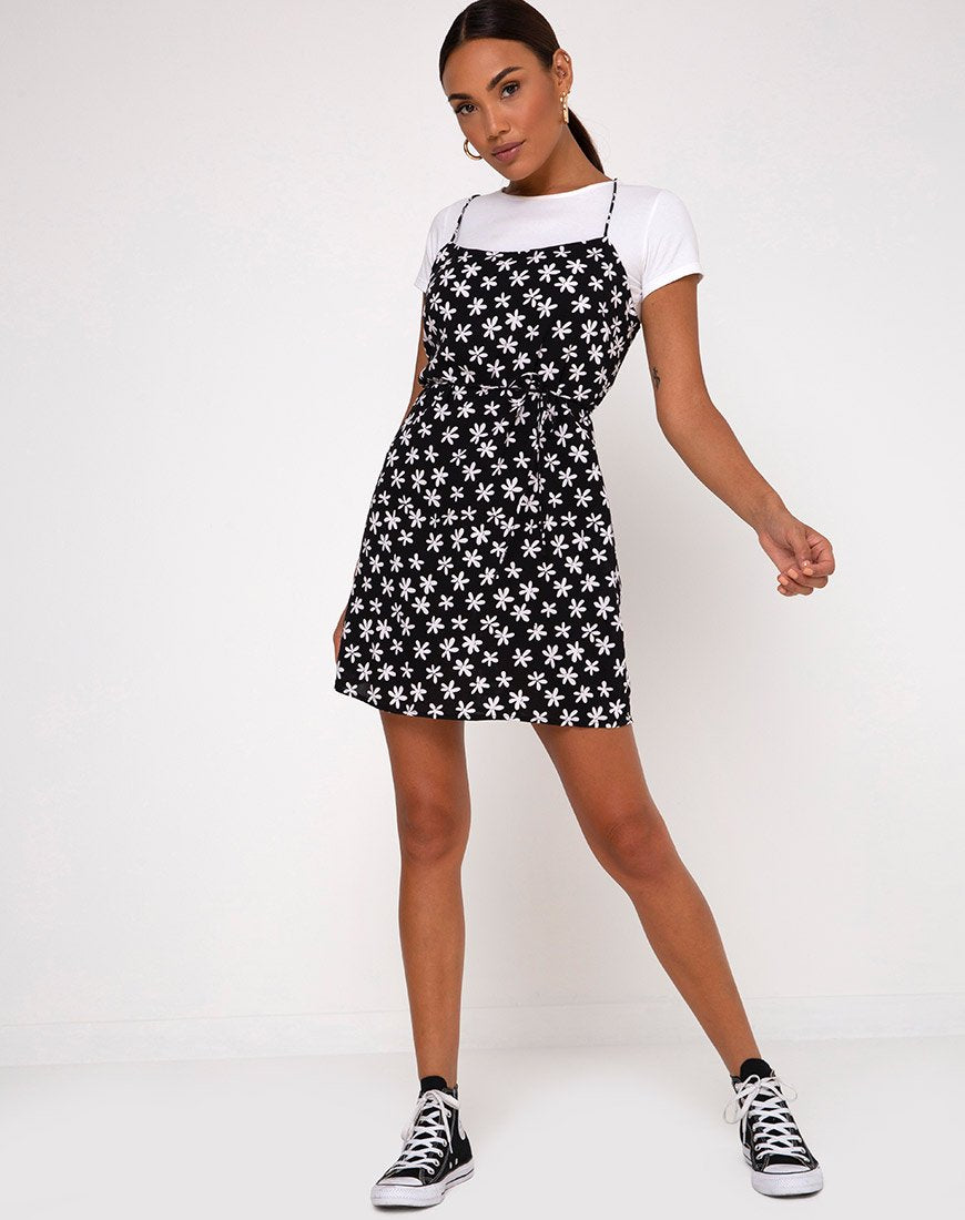 Imagen de Kinley Slip Dress in 90s Daisy Blanco y Negro