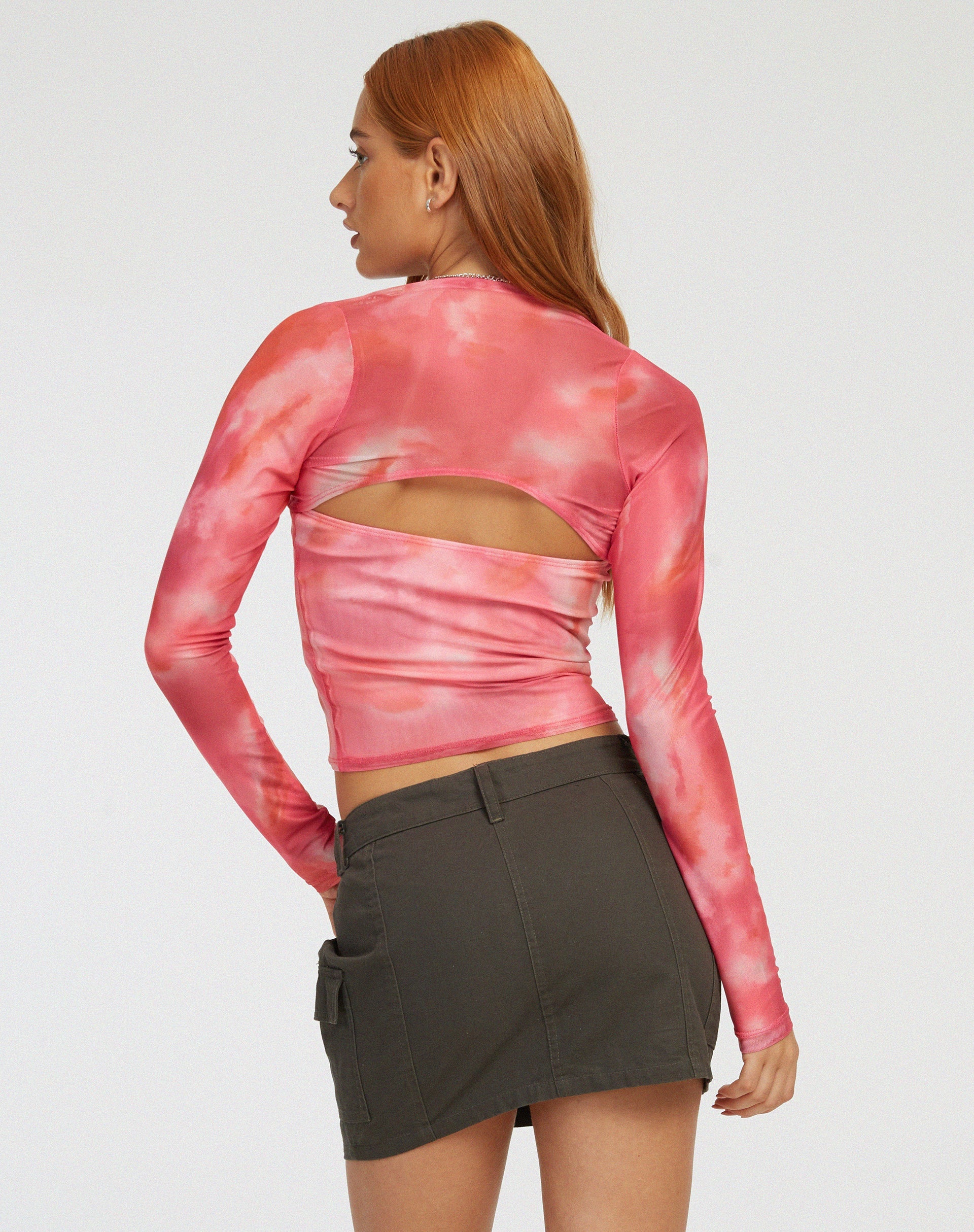 imagen de Kouna Bandeau Crop Top and Shrug Set in Abstract Blurred Pink