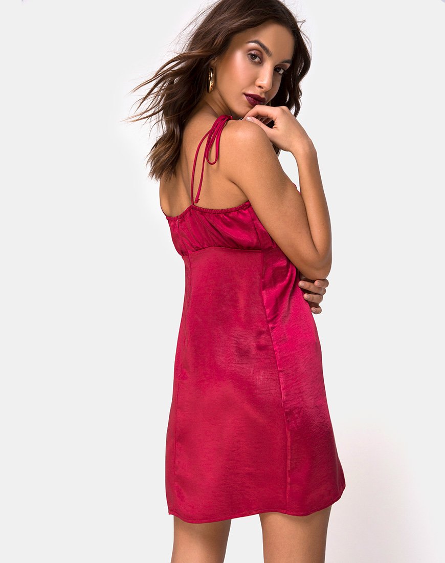 Vestido Kulu en satén cereza