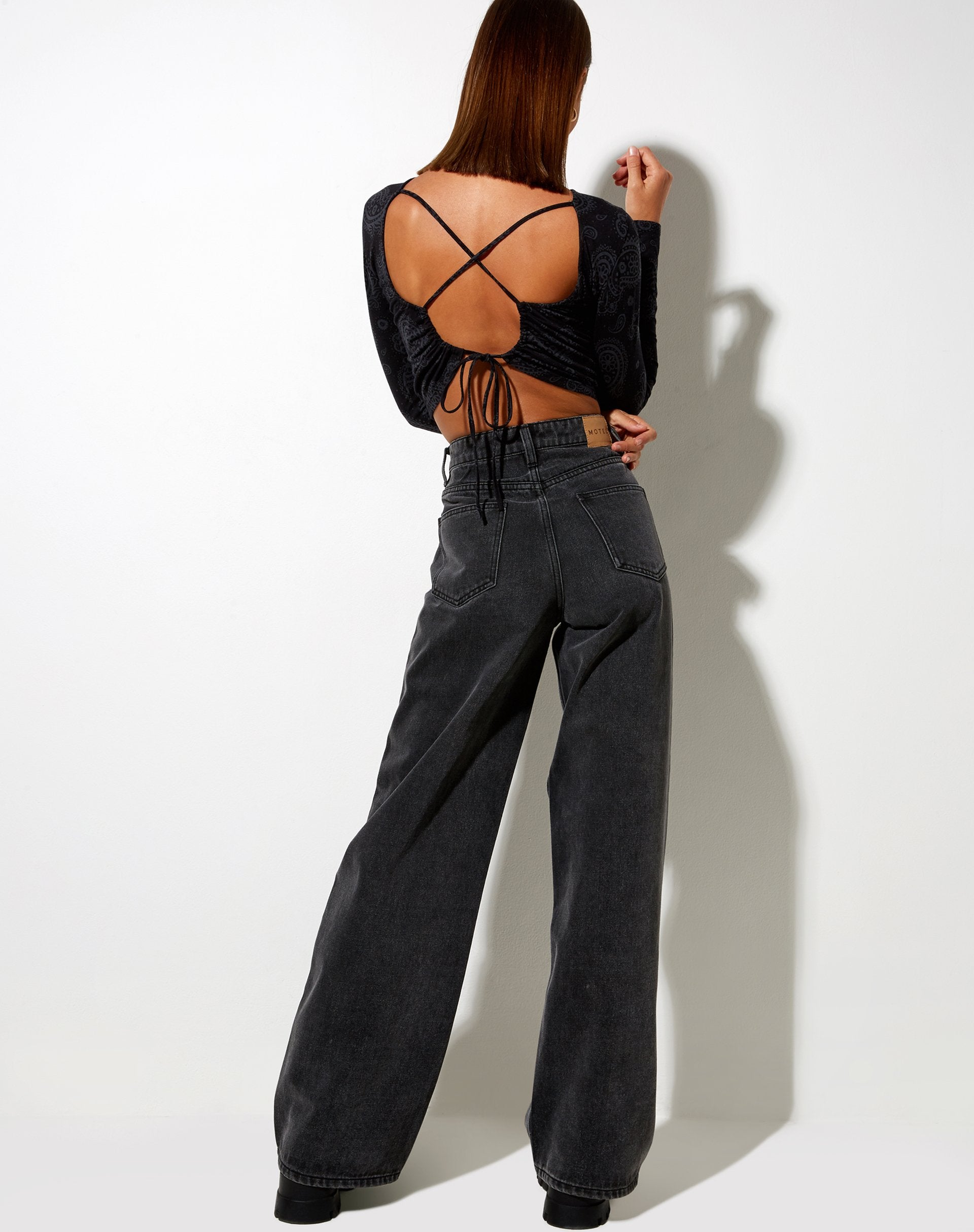 Imagen de Lali Crop Top en Persian Night Negro