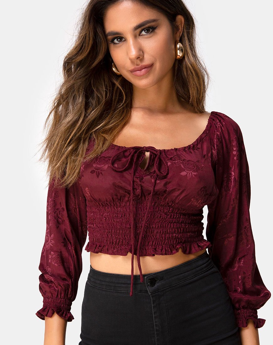 Lancer Crop Top en satén rosa burdeos