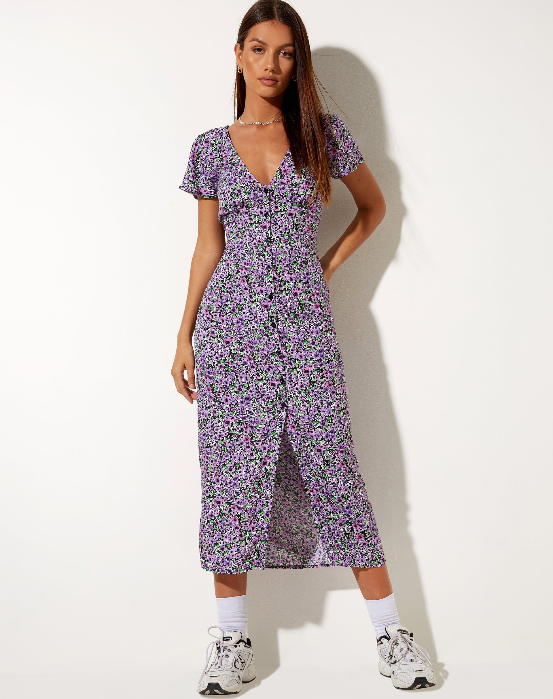 Imagen del vestido Larin Midi Dress in Lilac Blossom