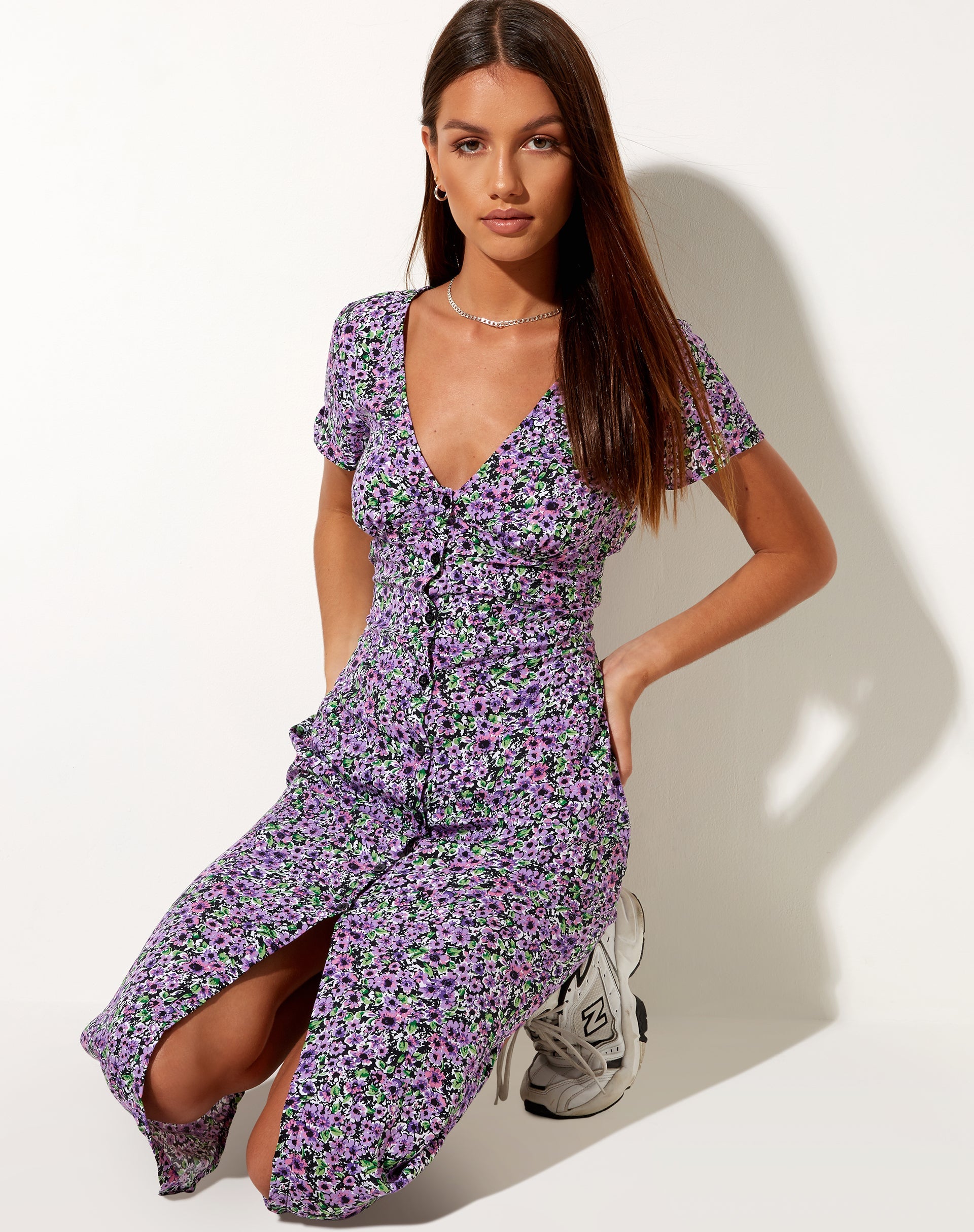 Imagen del vestido Larin Midi Dress in Lilac Blossom
