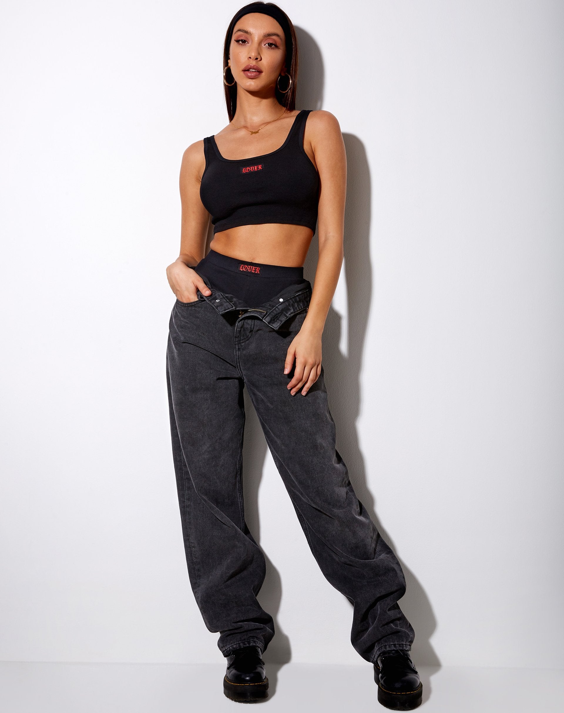 Imagen de Lathi Crop Top en Rib Negro Lover Embro