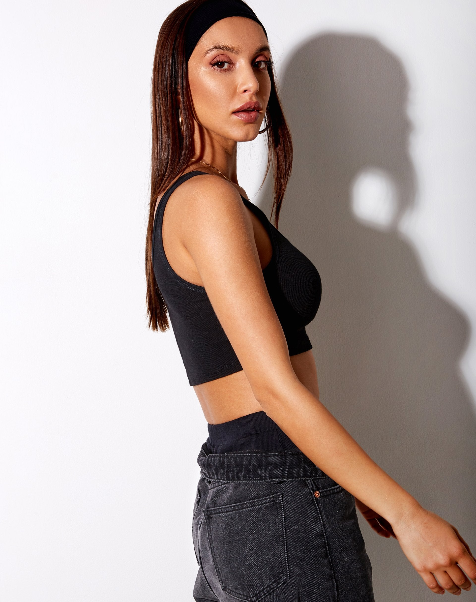 Imagen de Lathi Crop Top en Rib Negro Lover Embro
