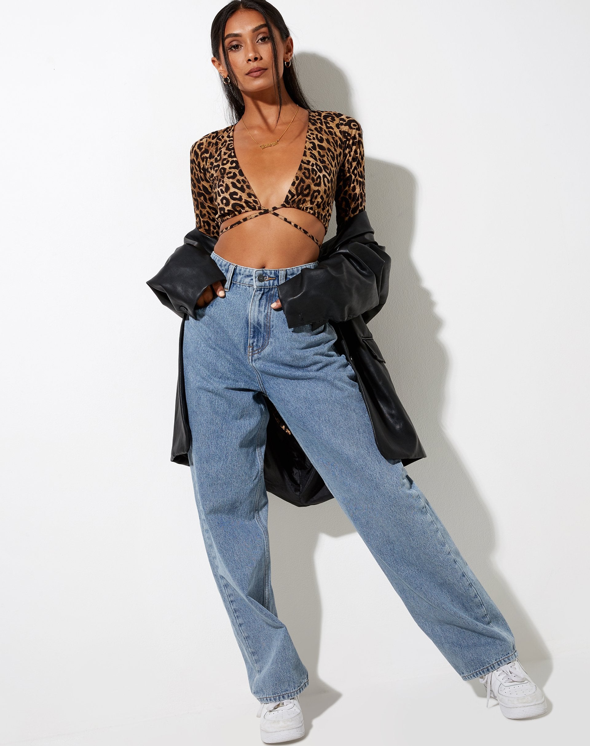 Imagen de Lieneva Crop Top en Marrón Leopardo Nocturno