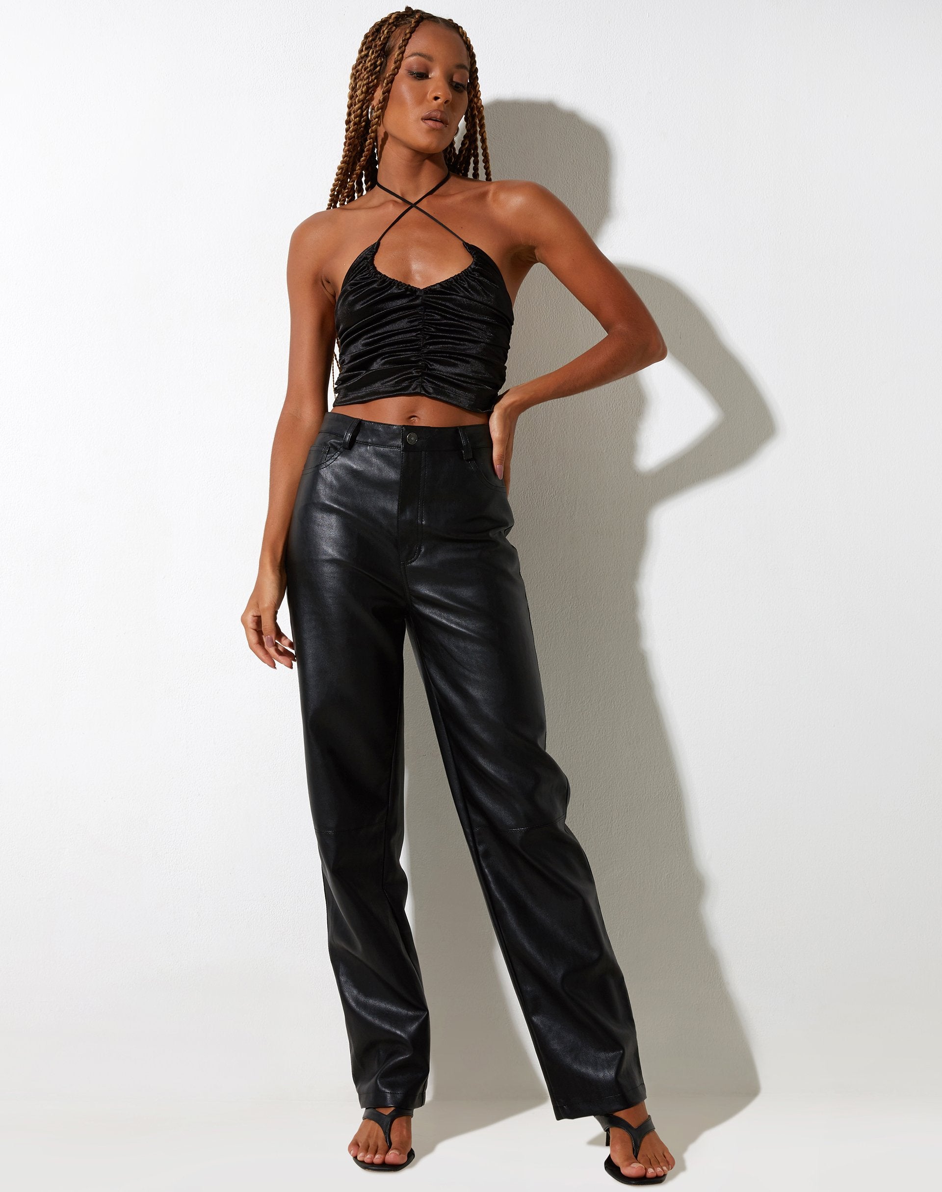 imagen de Lily Crop Top en satén negro