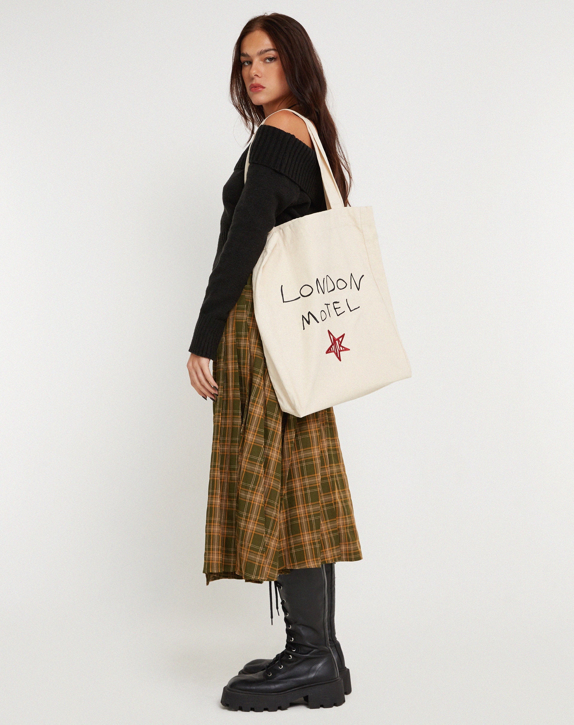 imagen de London Tote Bag Ecru London Motel Embro