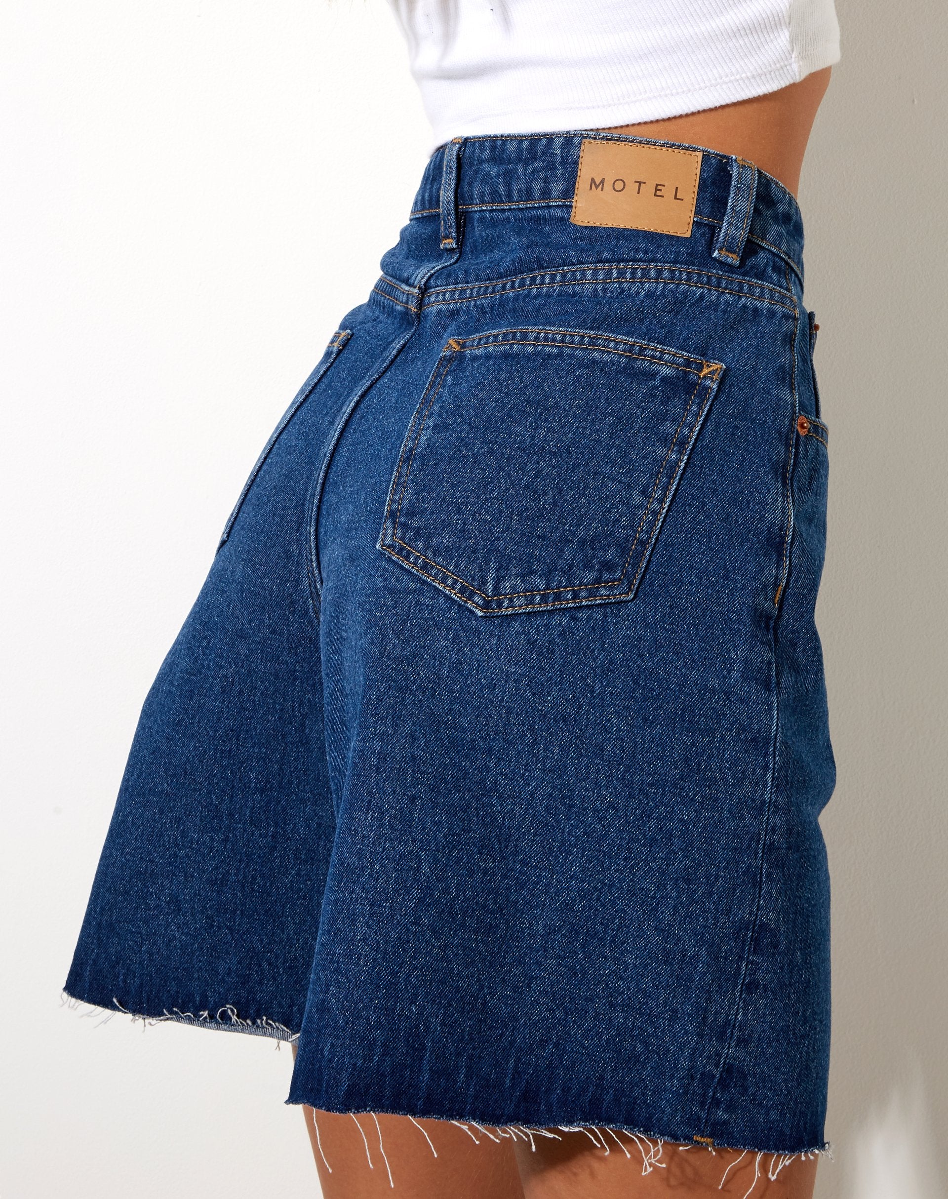 Imagen de Loose Fit Denim Short en azul clásico