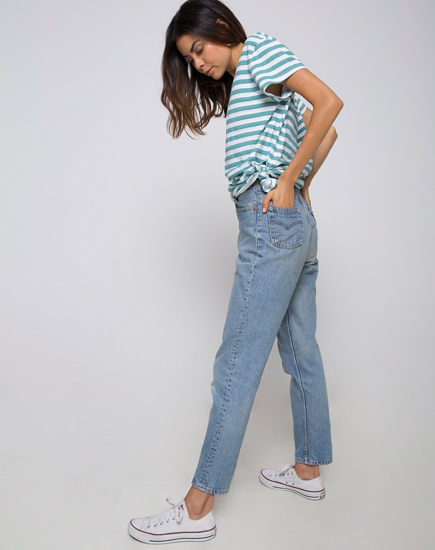 Imagen de Loose Knot Top en raya al medio
