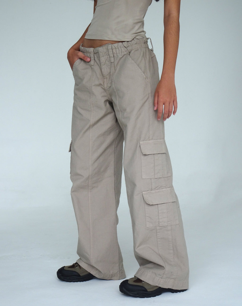 Pantalón cargo Hansa en piedra