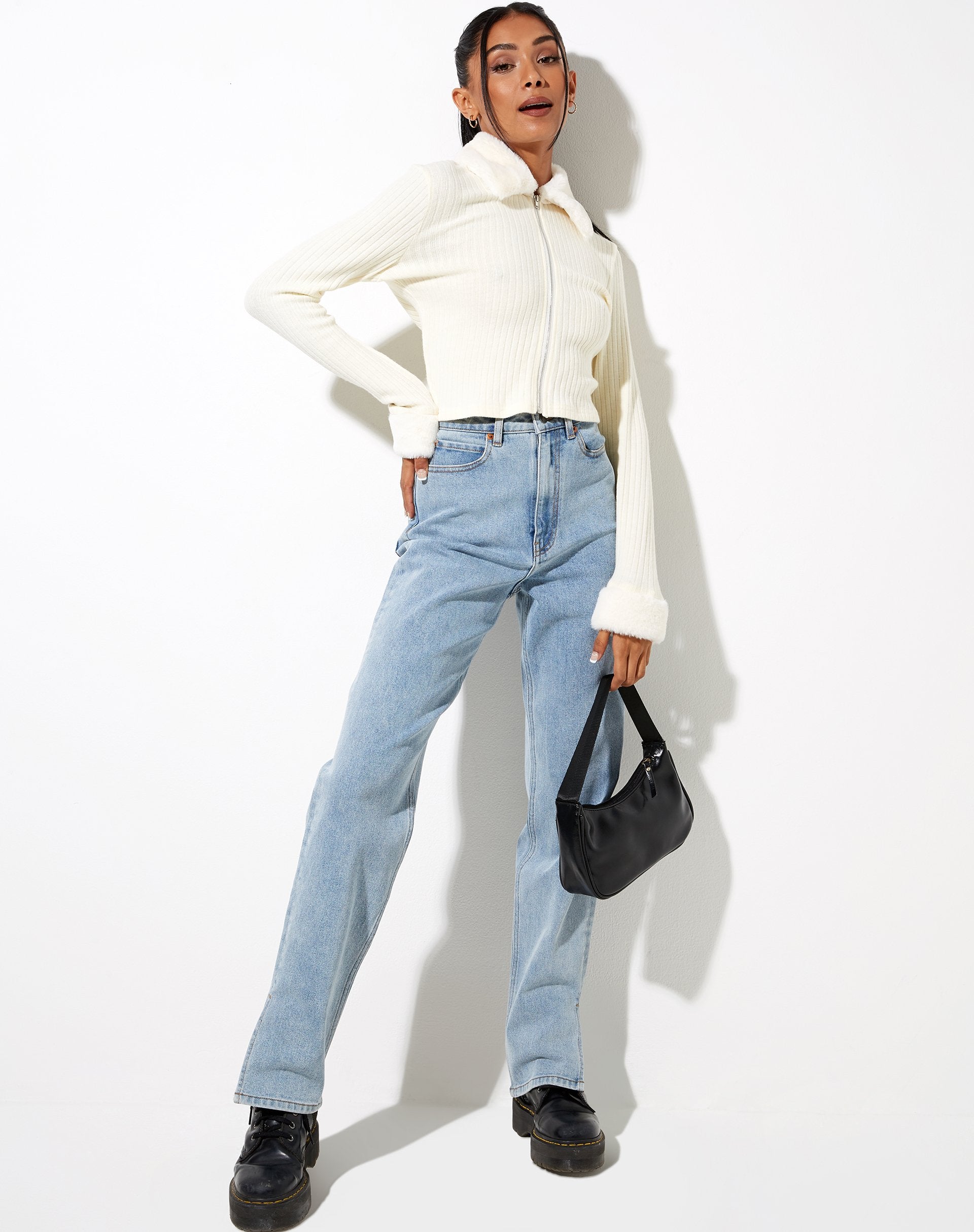 Imagen de Loria Fur Cardigan en marfil