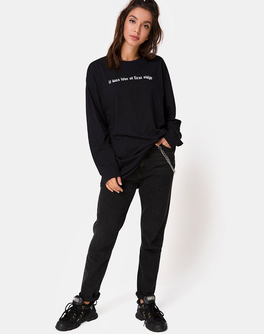 Imagen de Lotsun Tee en Love at First Swipe con colocación en negro