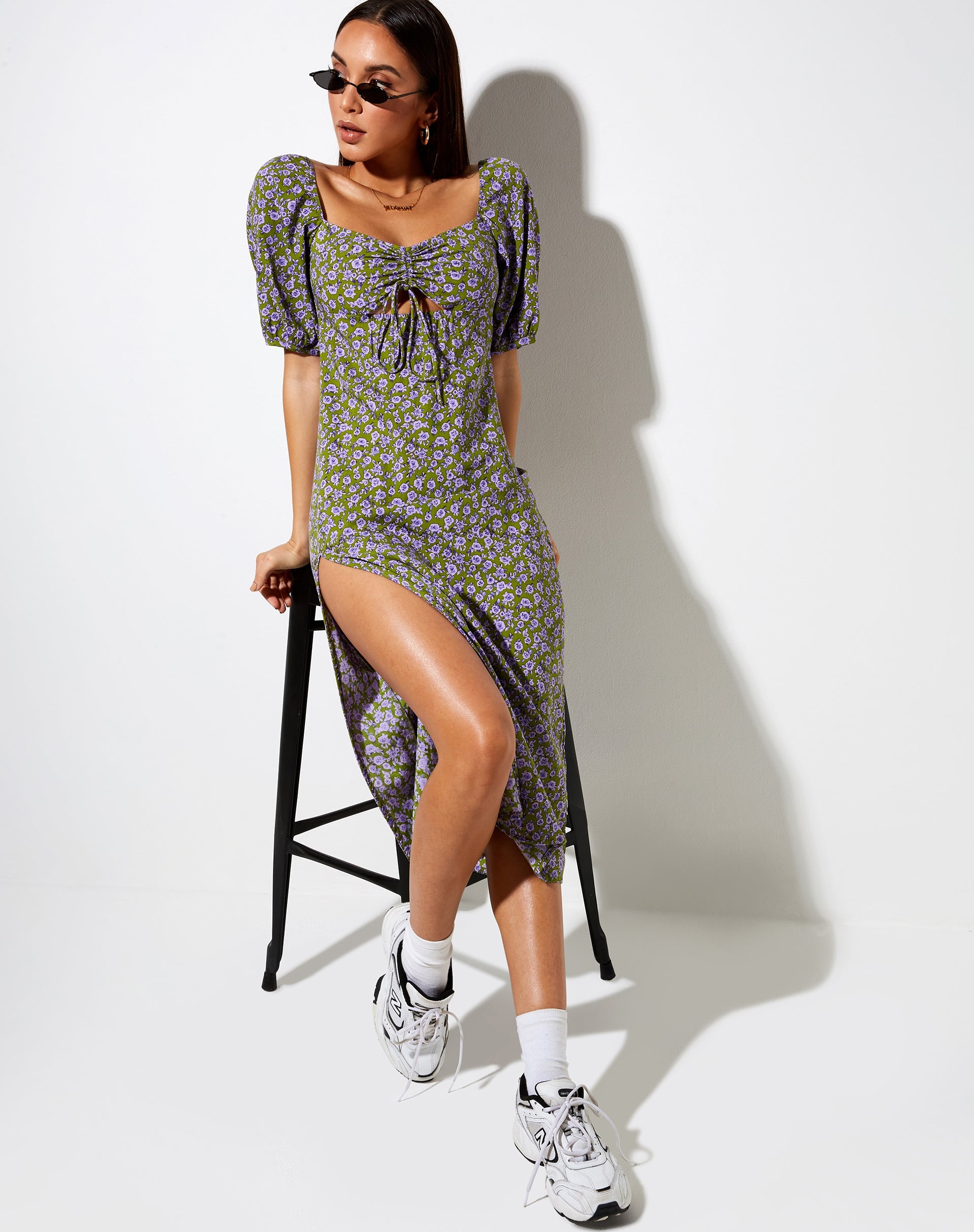 Imagen del vestido Lourgia Midi de color caqui Autumn Blossom