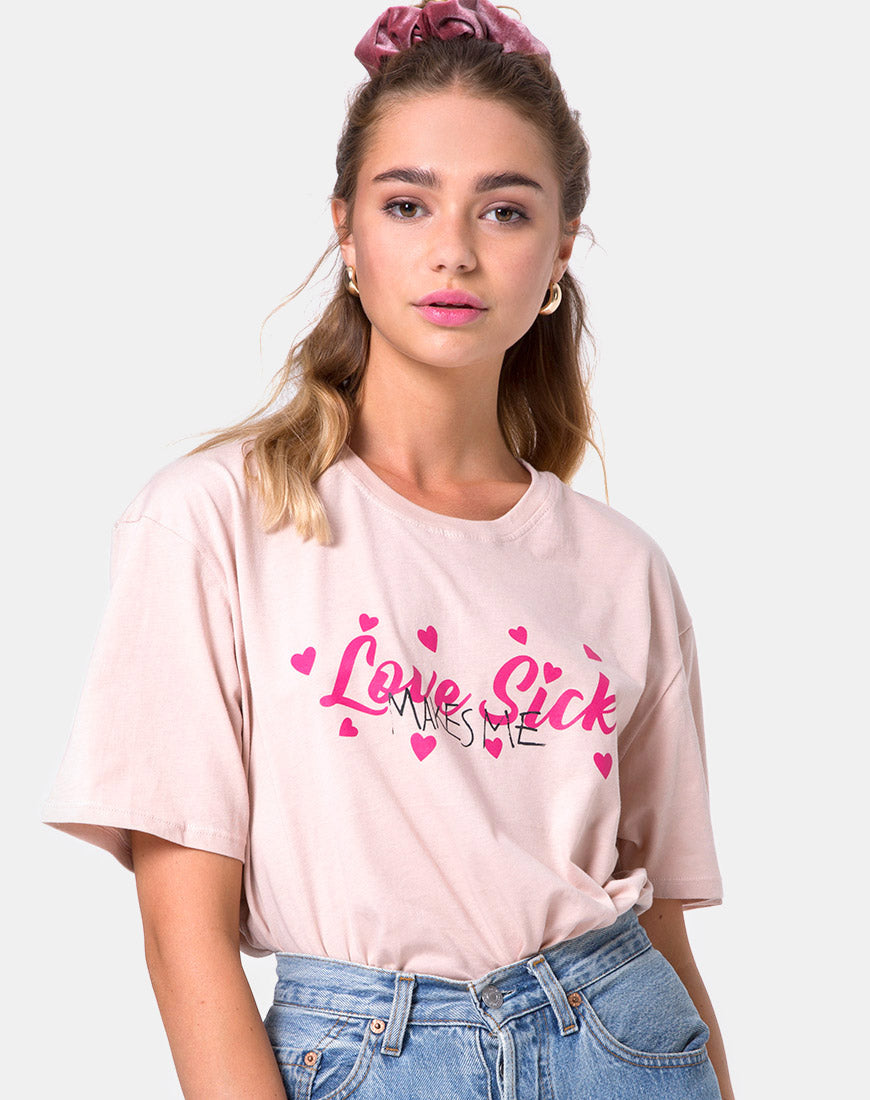 Camiseta básica oversize en Love Makes Me Sick Blush