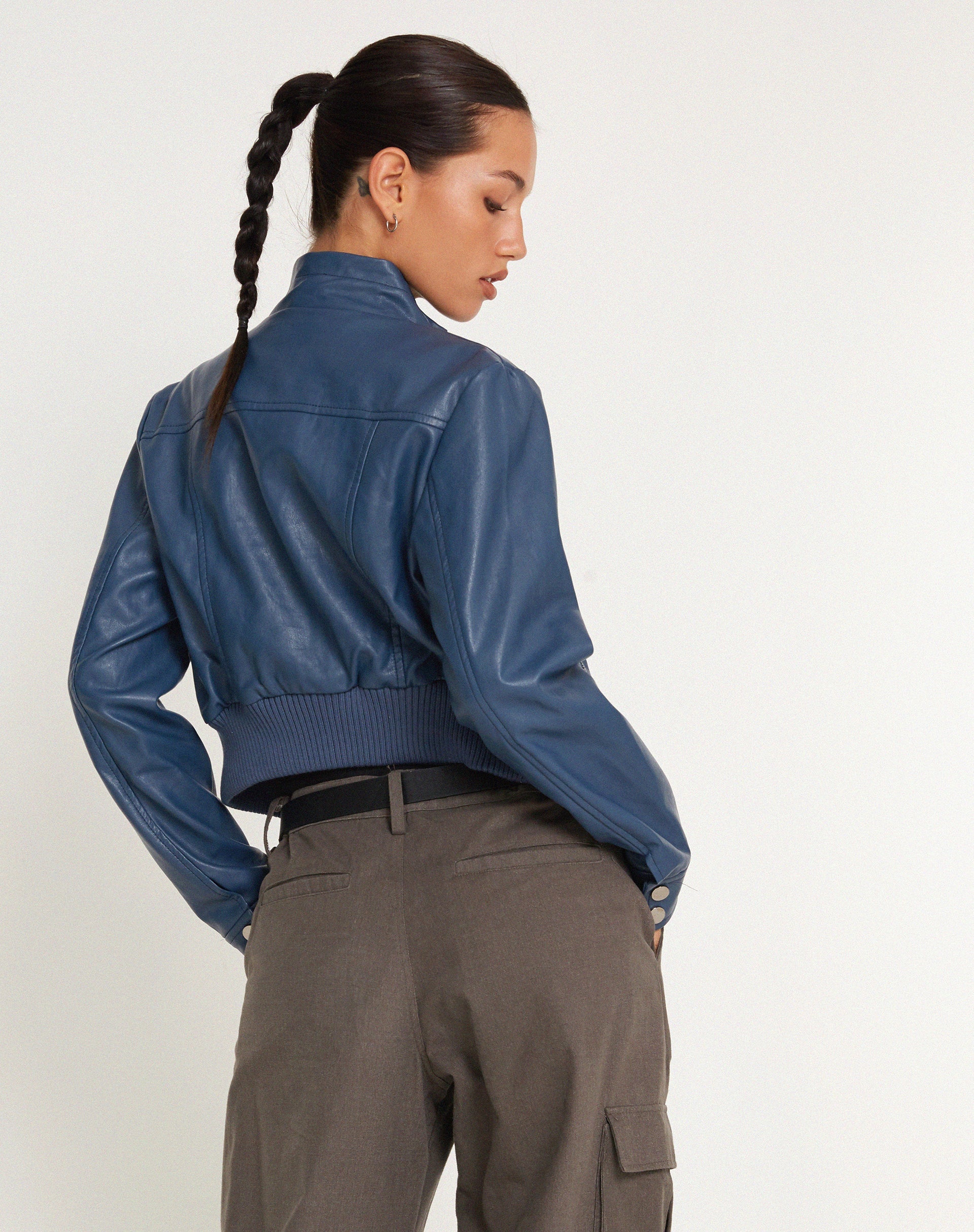 imagen de la Chaqueta Loviana en PU Azul marino