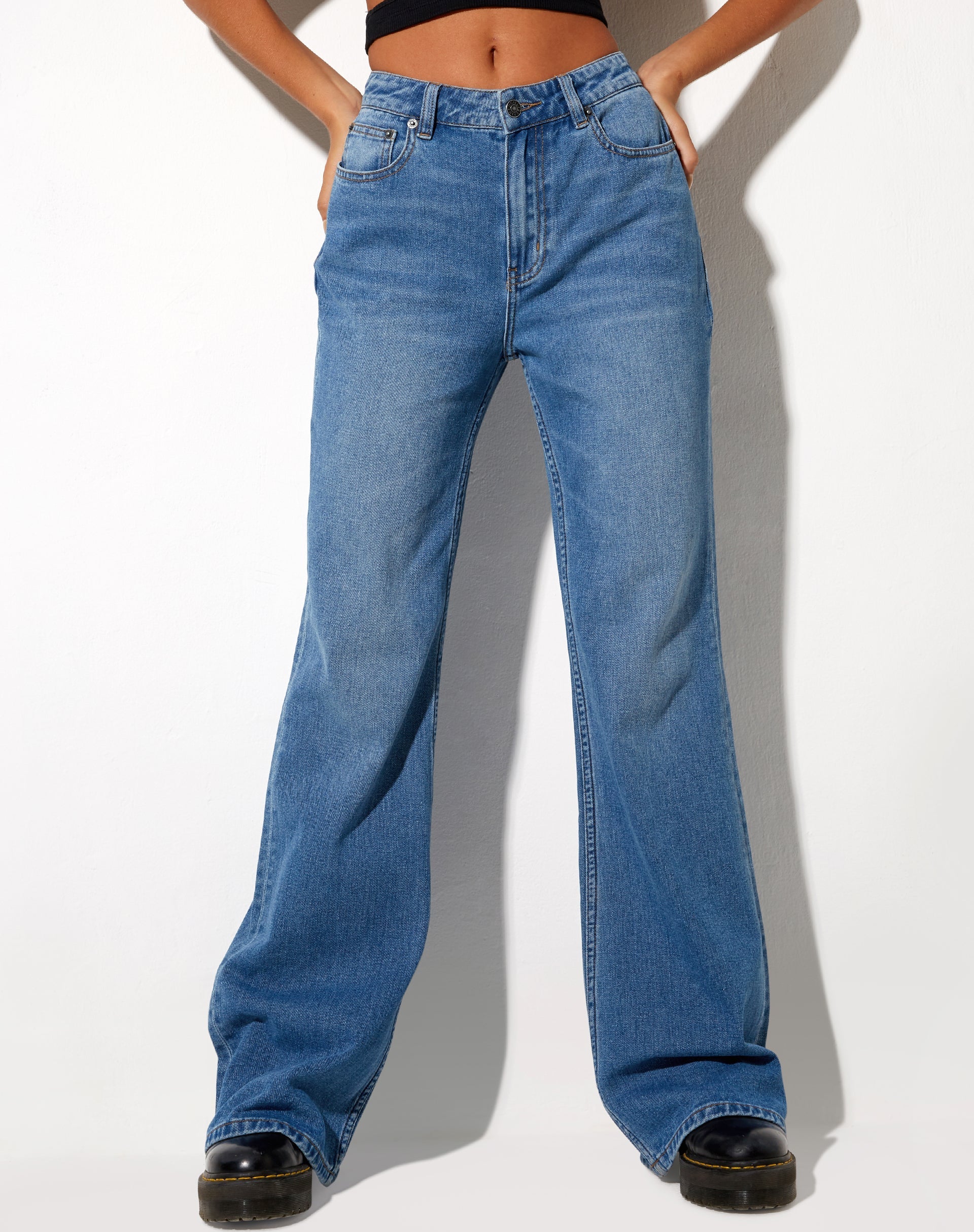 Imagen de Low Slung Jeans in Blue Wash