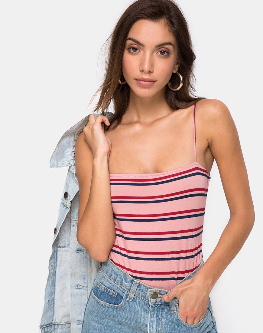 Lucía Corpiño en 70's Stripe Rosa Horizontal