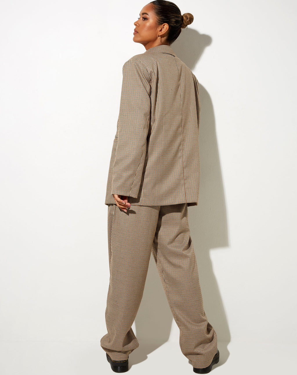 Pantalón Sakila de cuadros pequeños marrón
