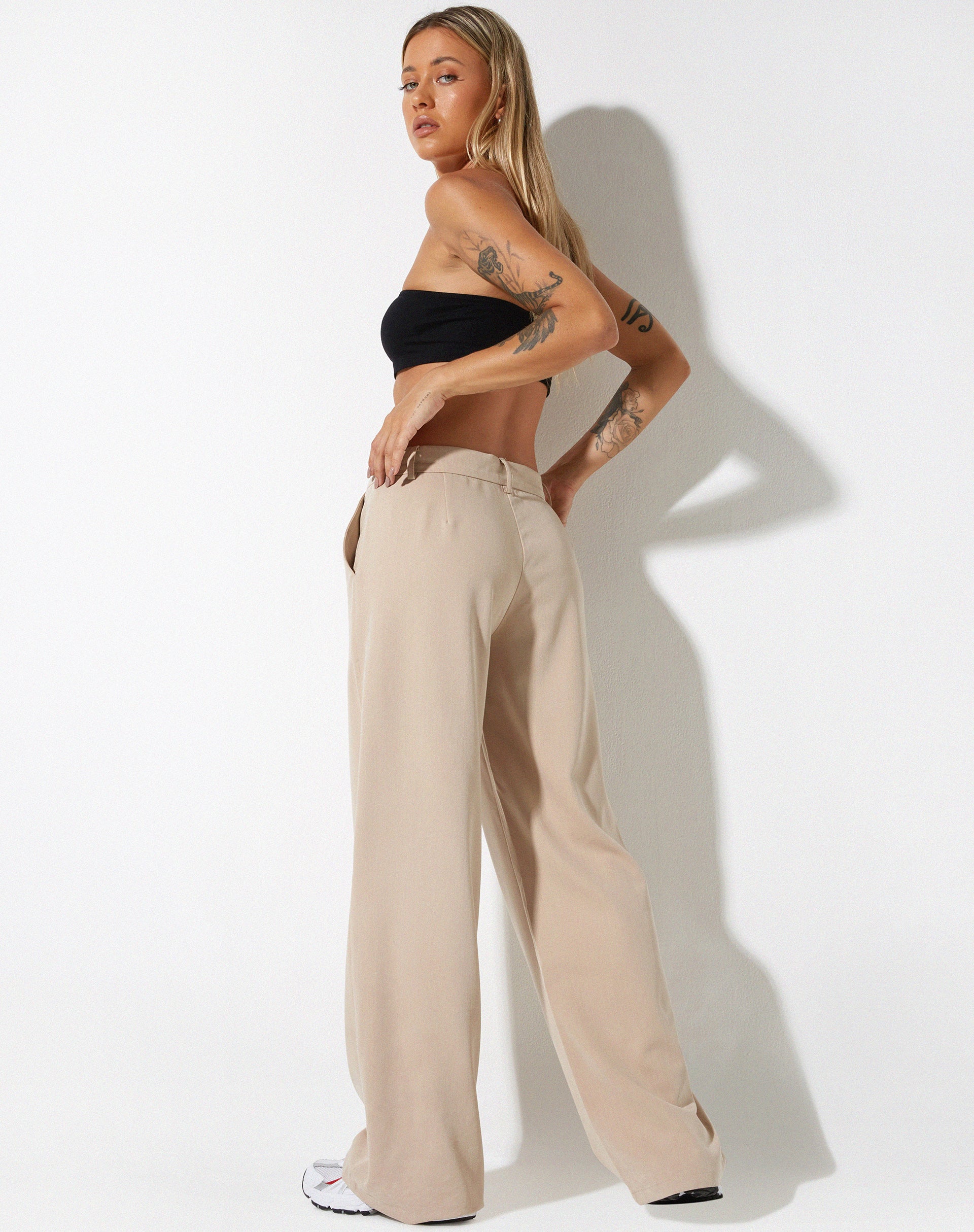 imagen de Pantalón Abena en sastrería suave Beige