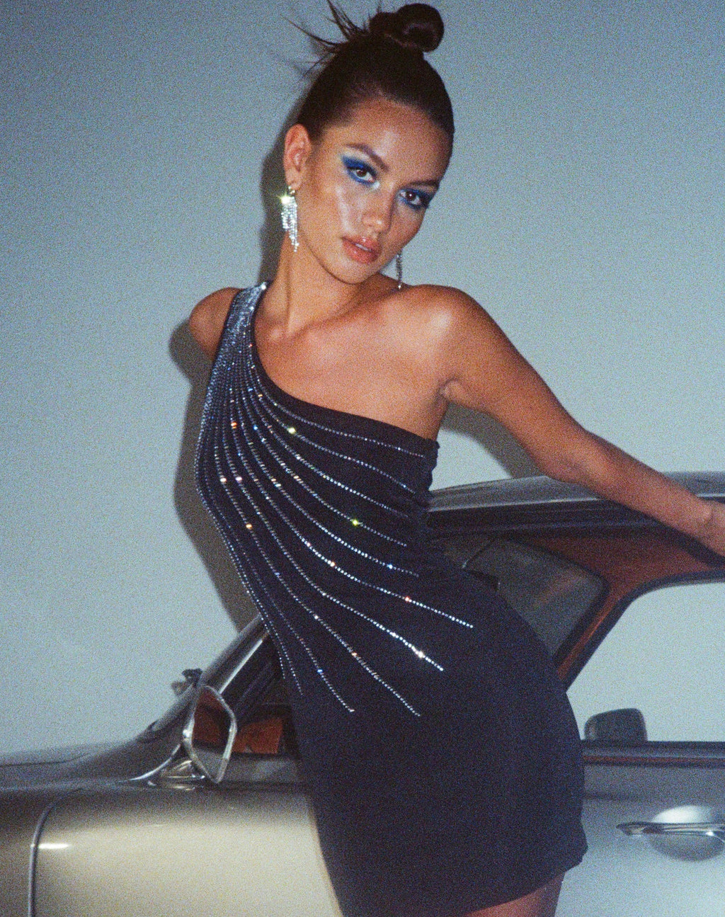 Mandan Mini Vestido en Crepe Negro Hotfix Diamante